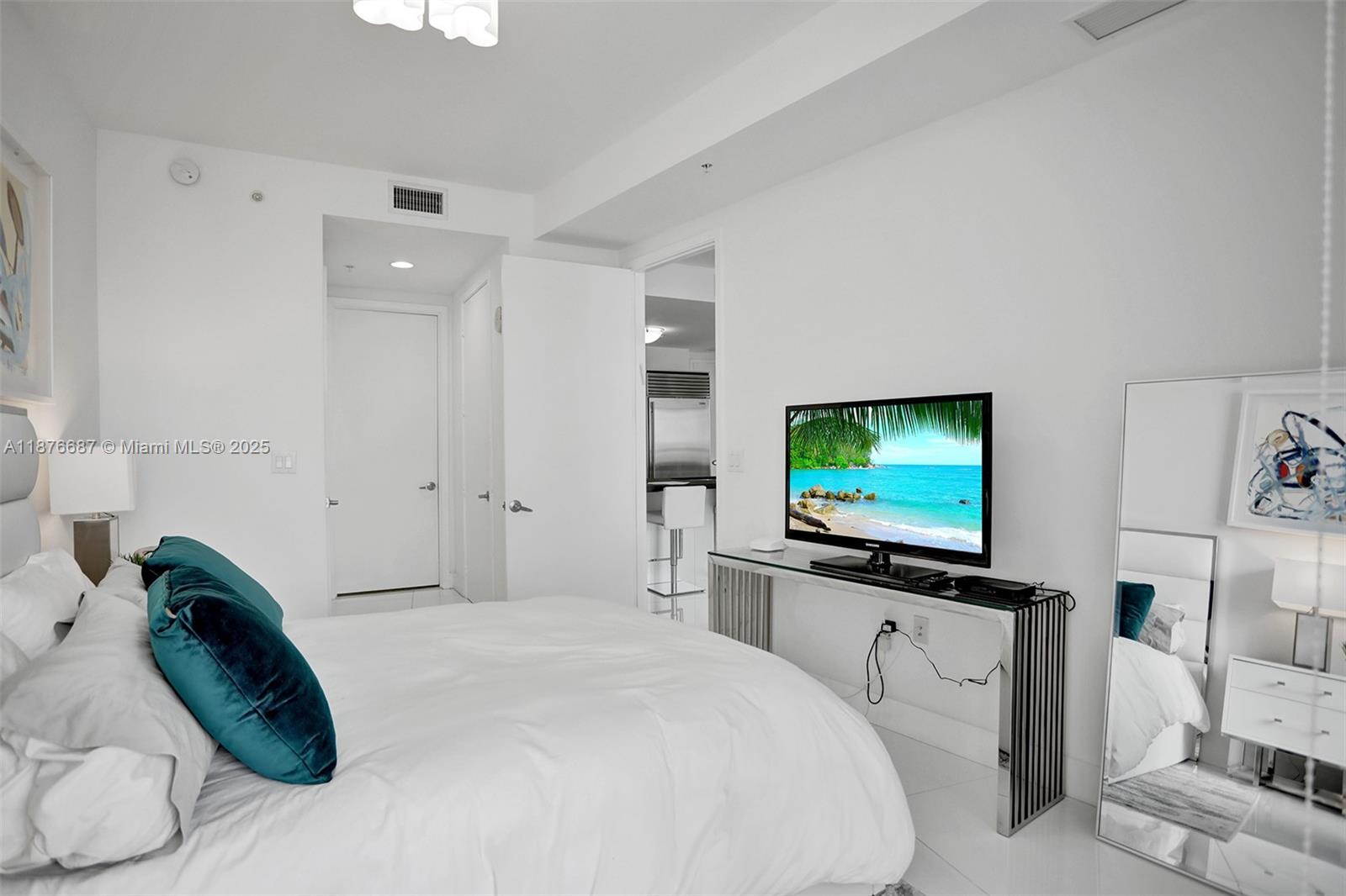 18201 Collins Ave # 5508