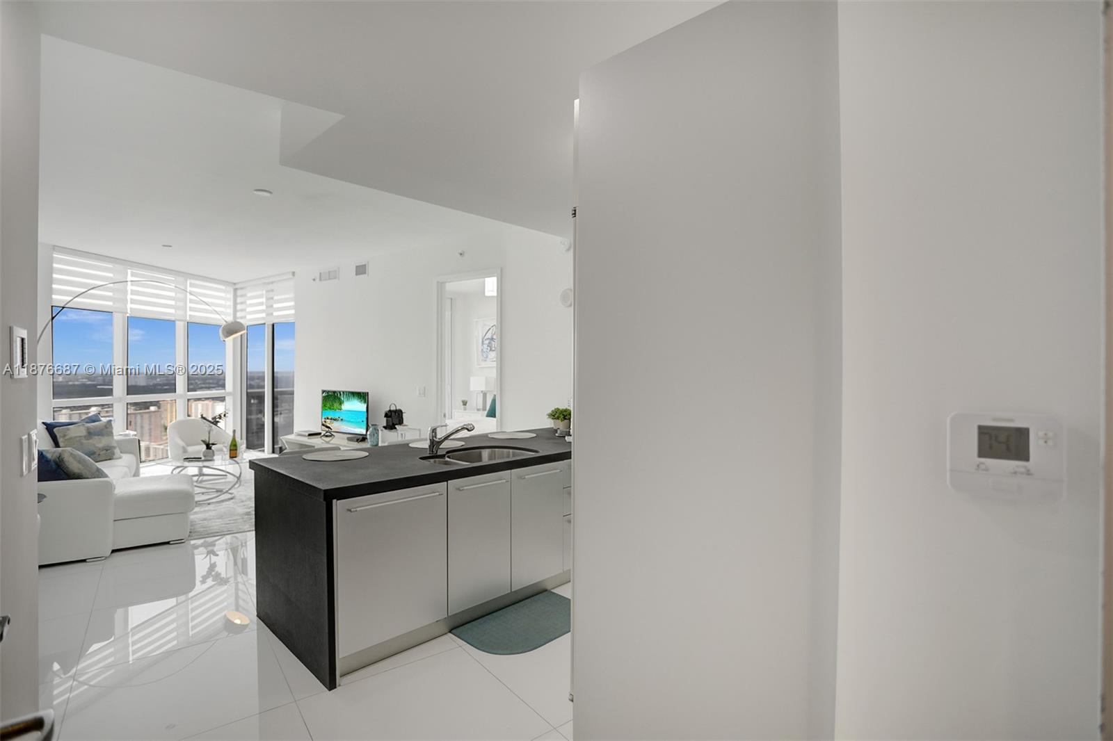 18201 Collins Ave # 5508