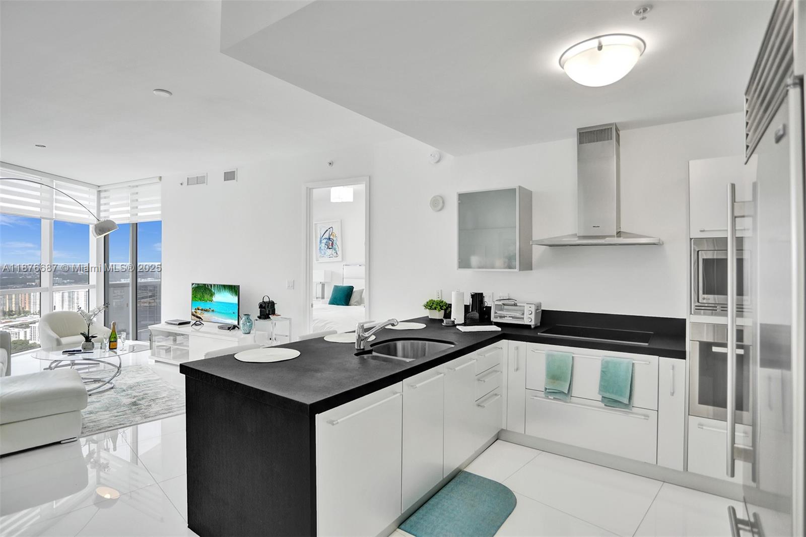 18201 Collins Ave # 5508