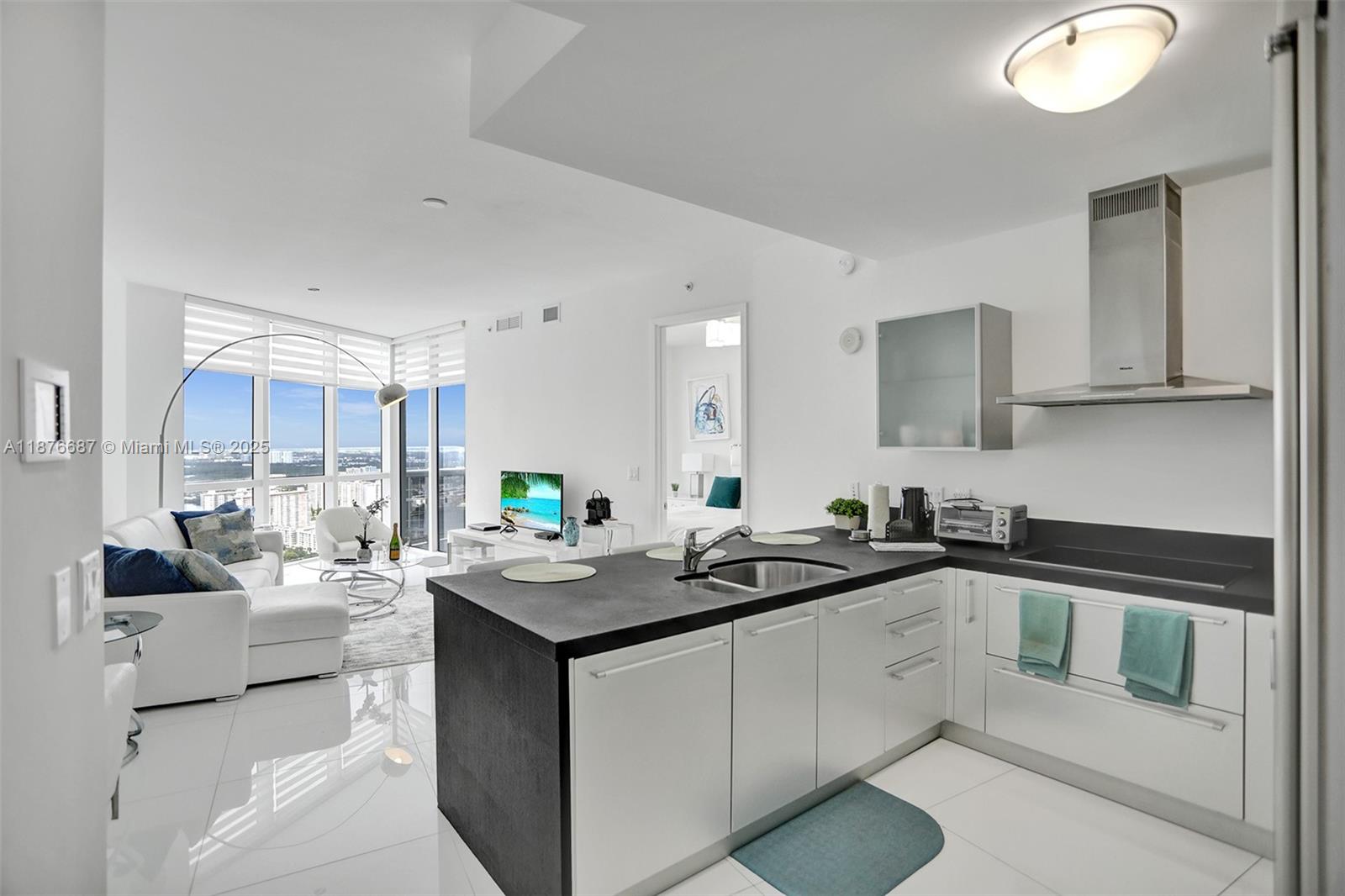 18201 Collins Ave # 5508