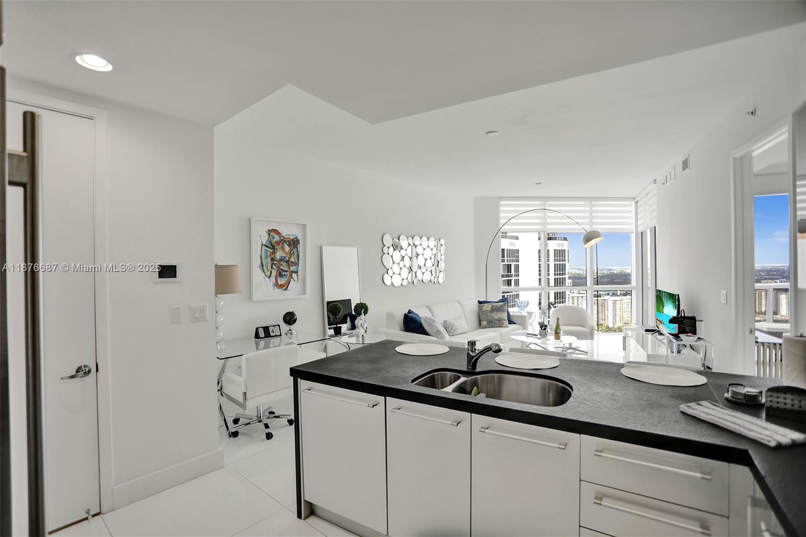 18201 Collins Ave # 5508