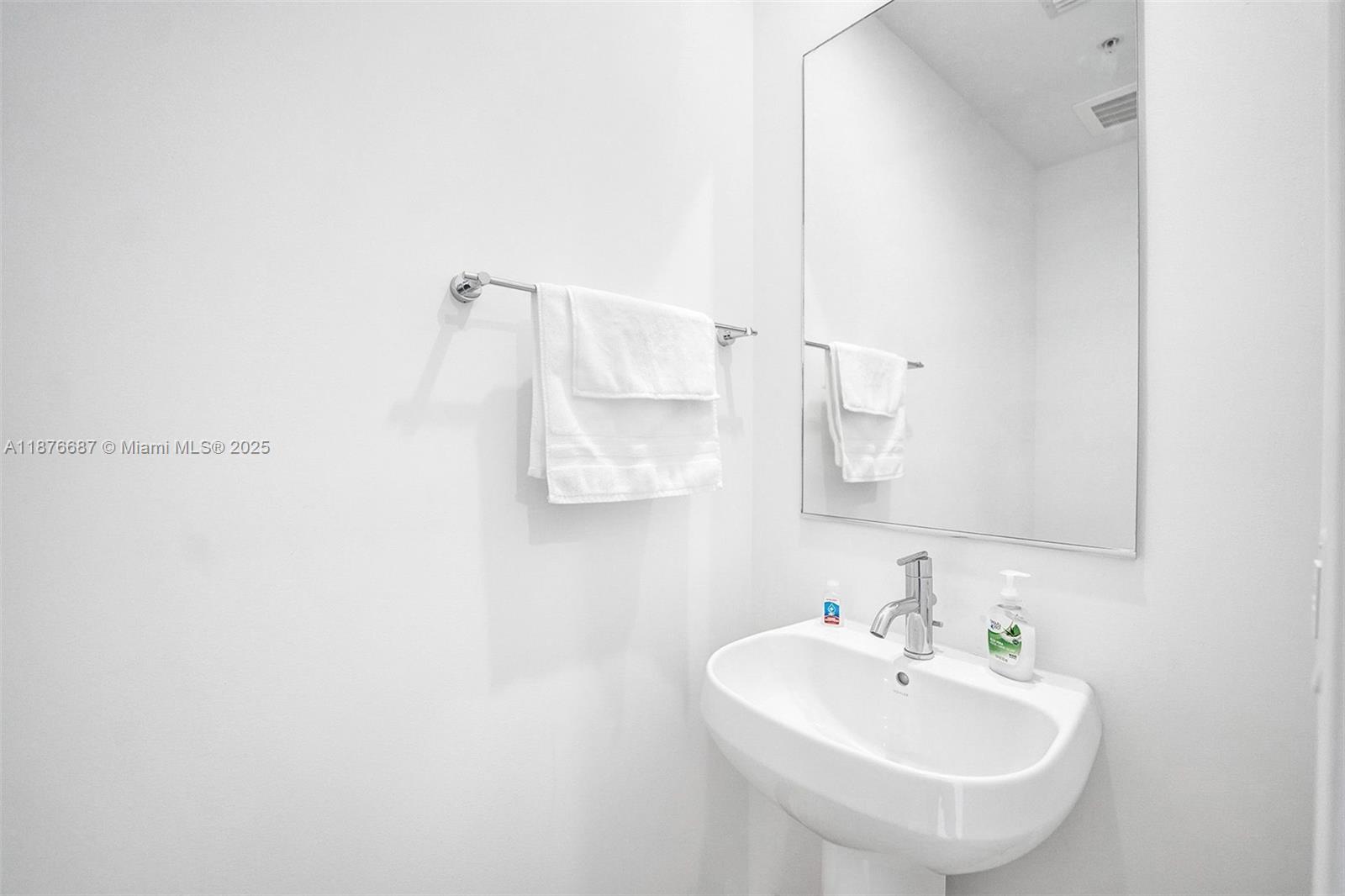 18201 Collins Ave # 5508