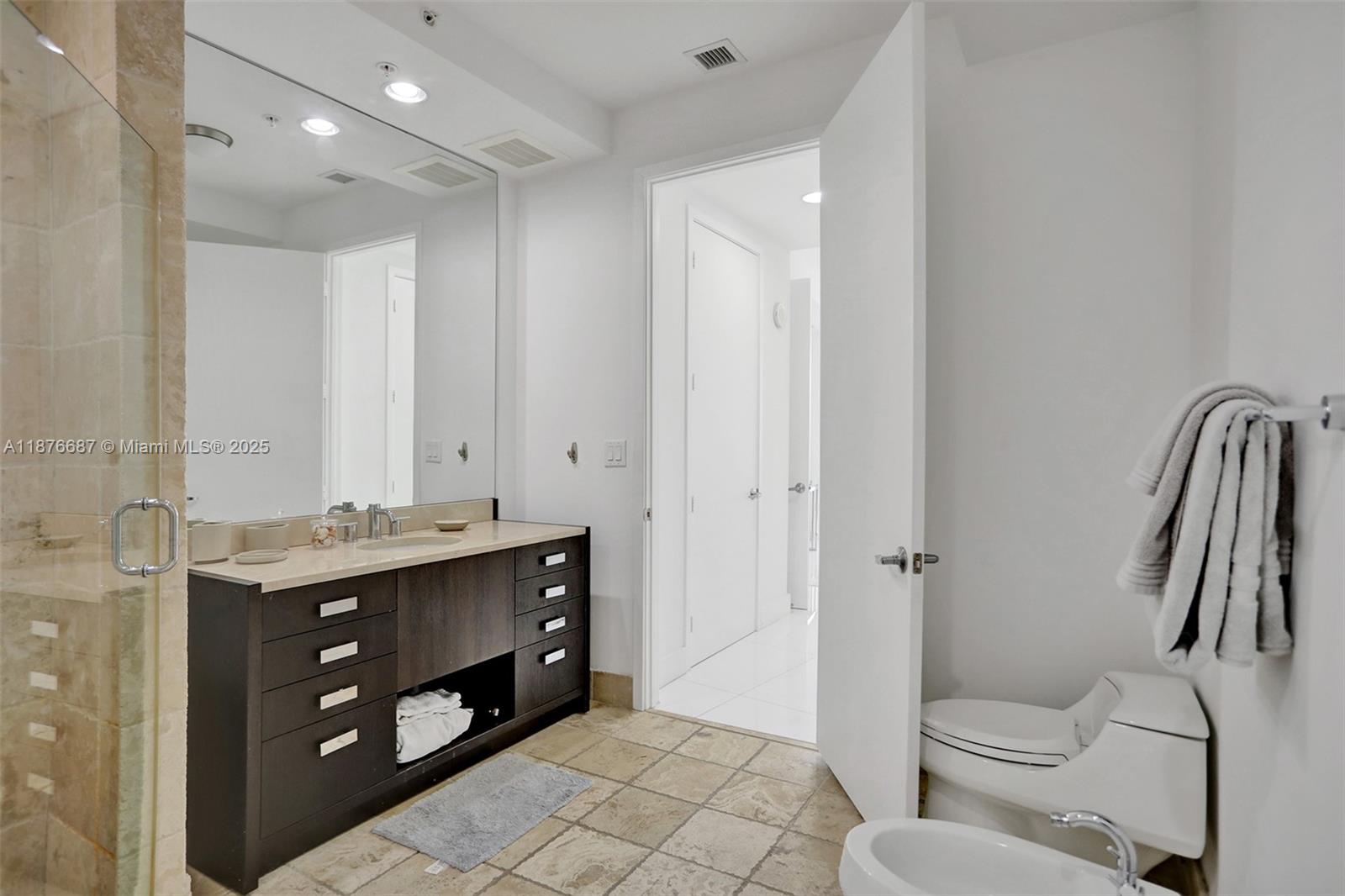 18201 Collins Ave # 5508