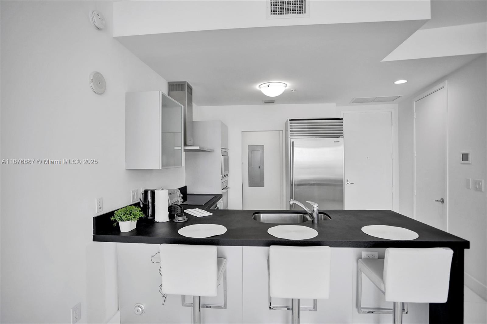 18201 Collins Ave # 5508