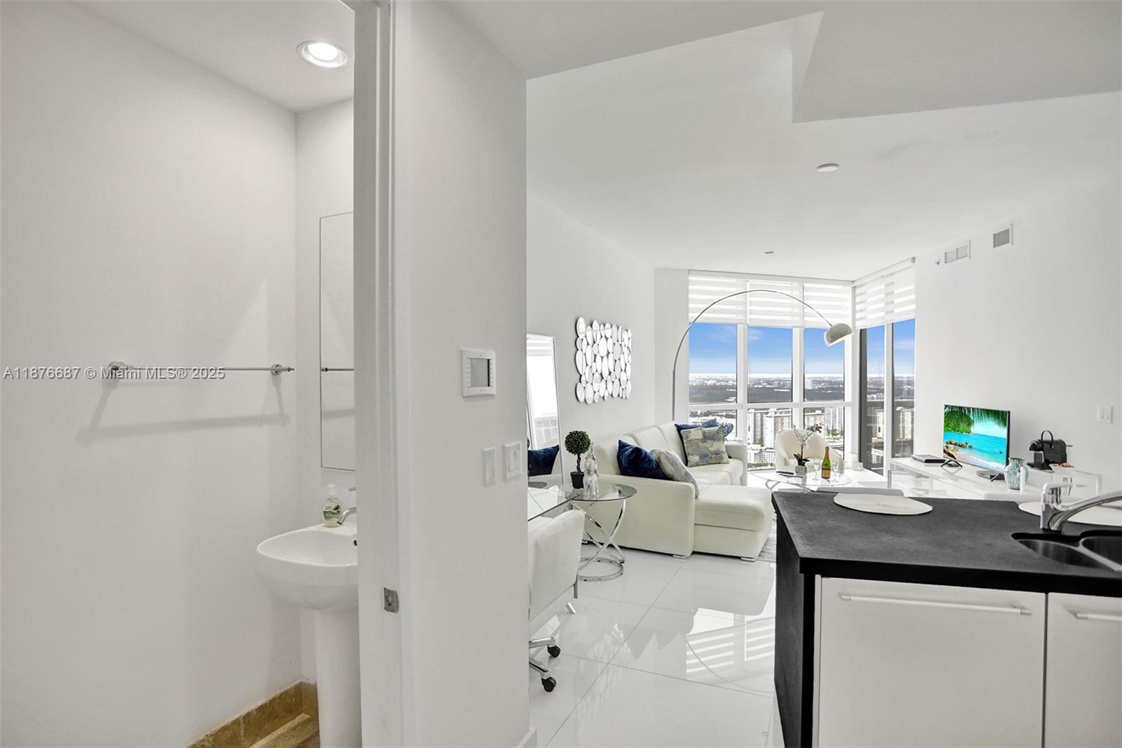 18201 Collins Ave # 5508