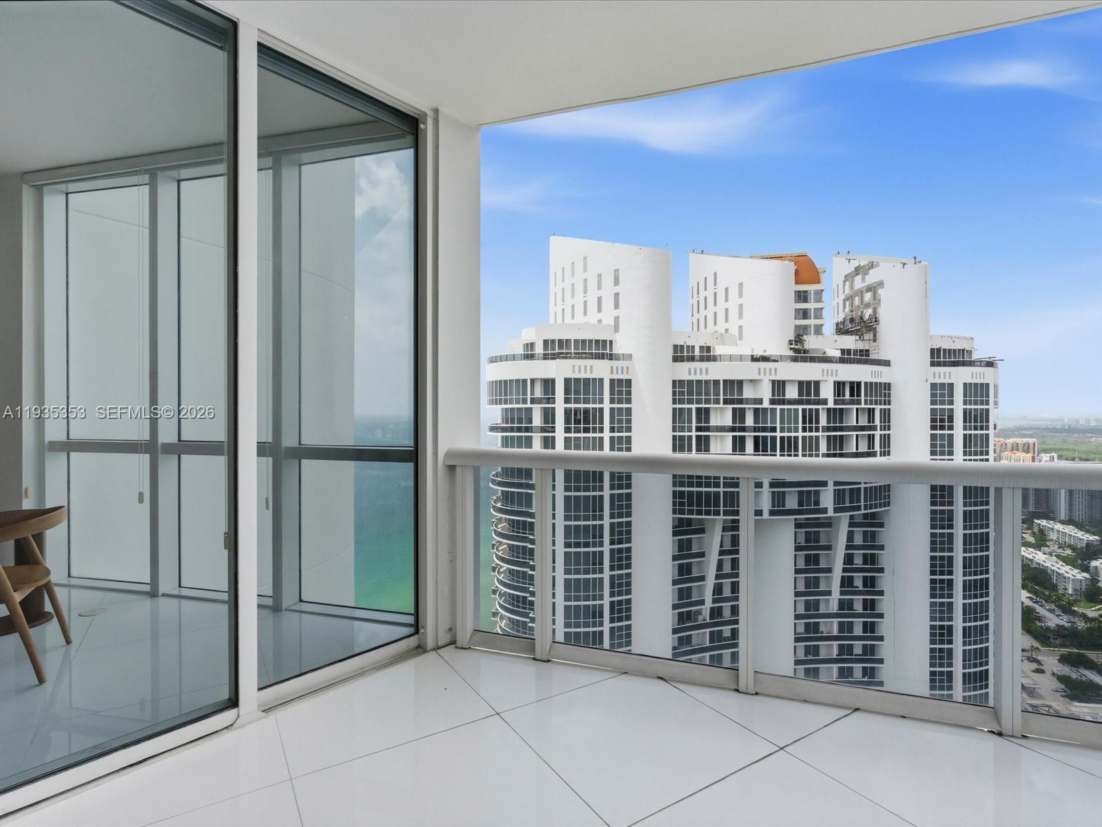 18201 Collins Ave # 5508