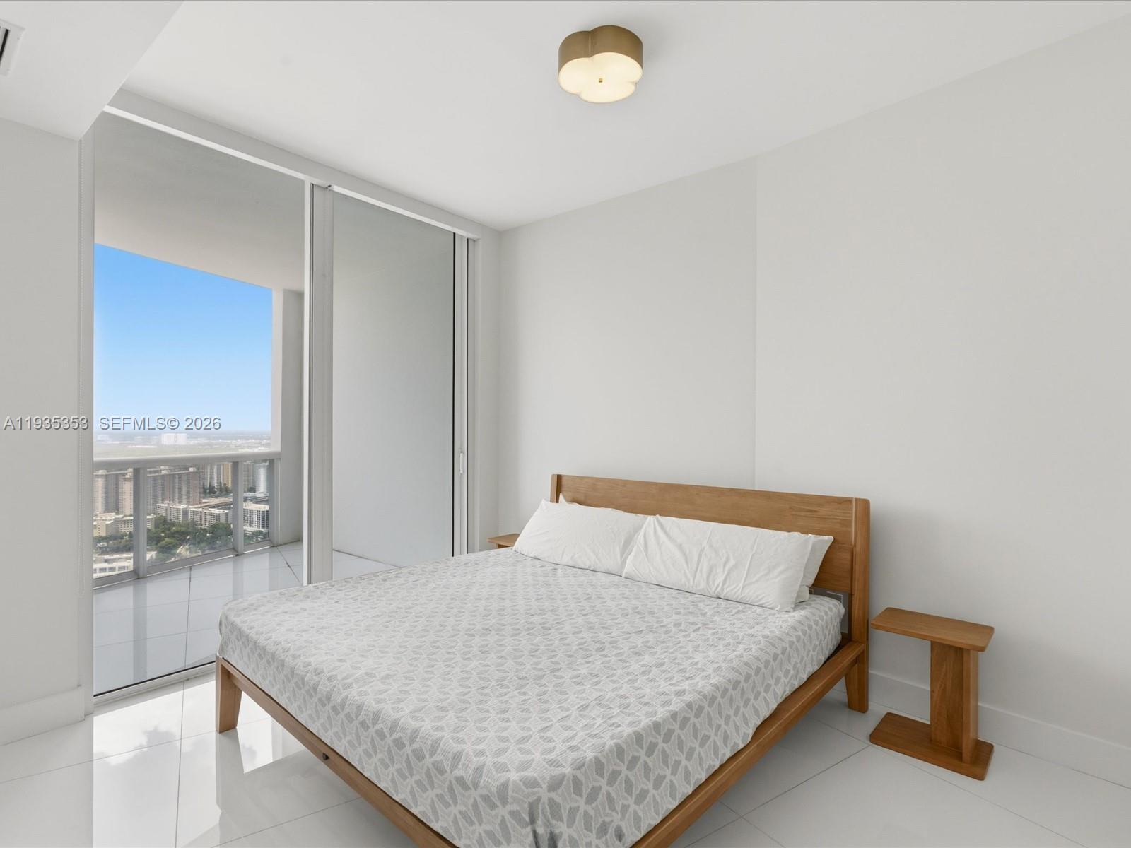18201 Collins Ave # 5508