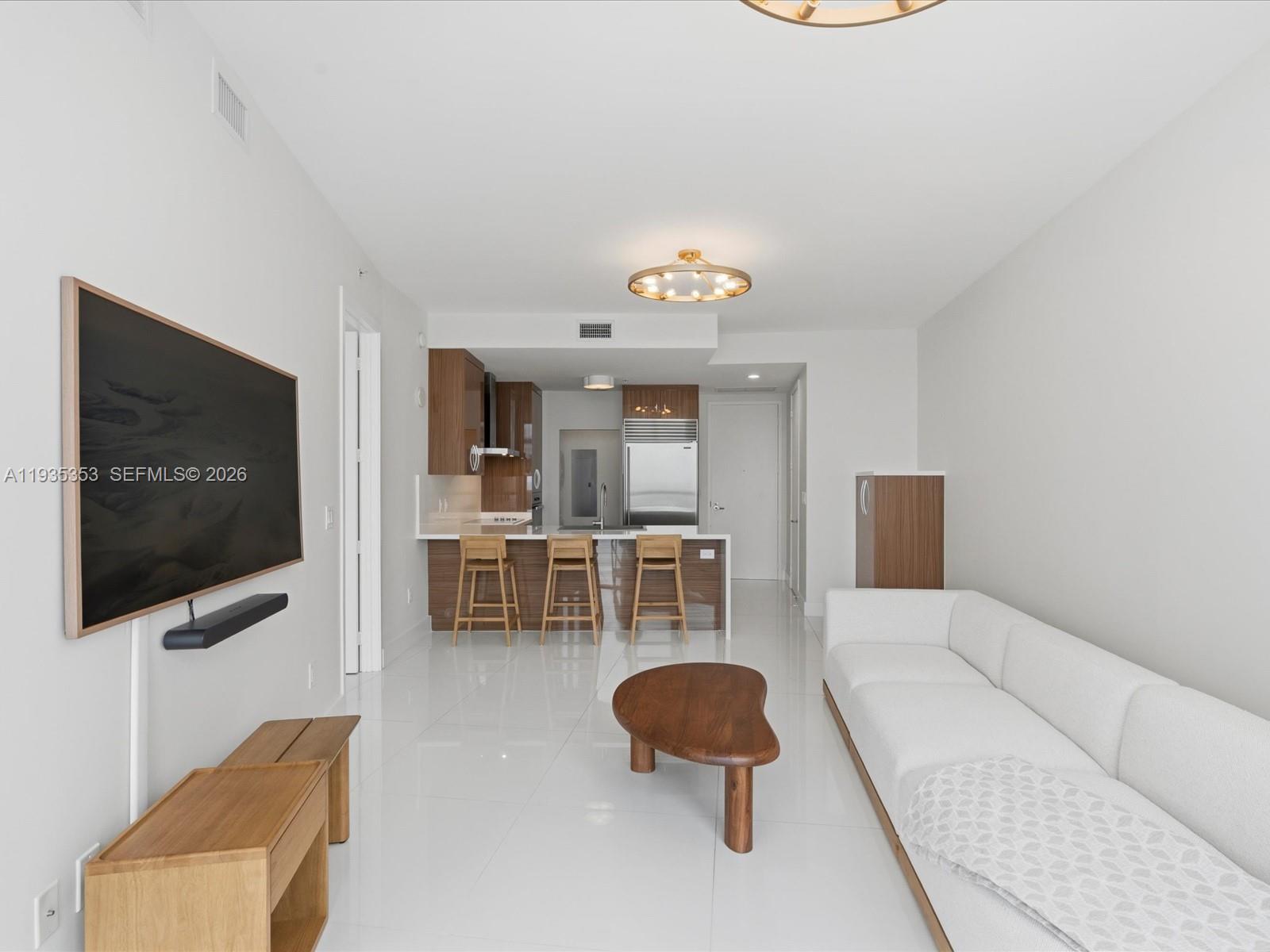 18201 Collins Ave # 5508