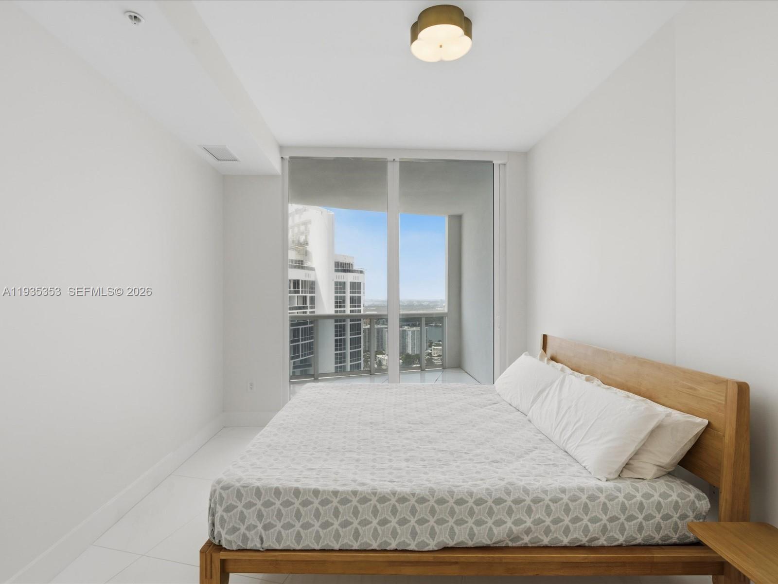 18201 Collins Ave # 5508