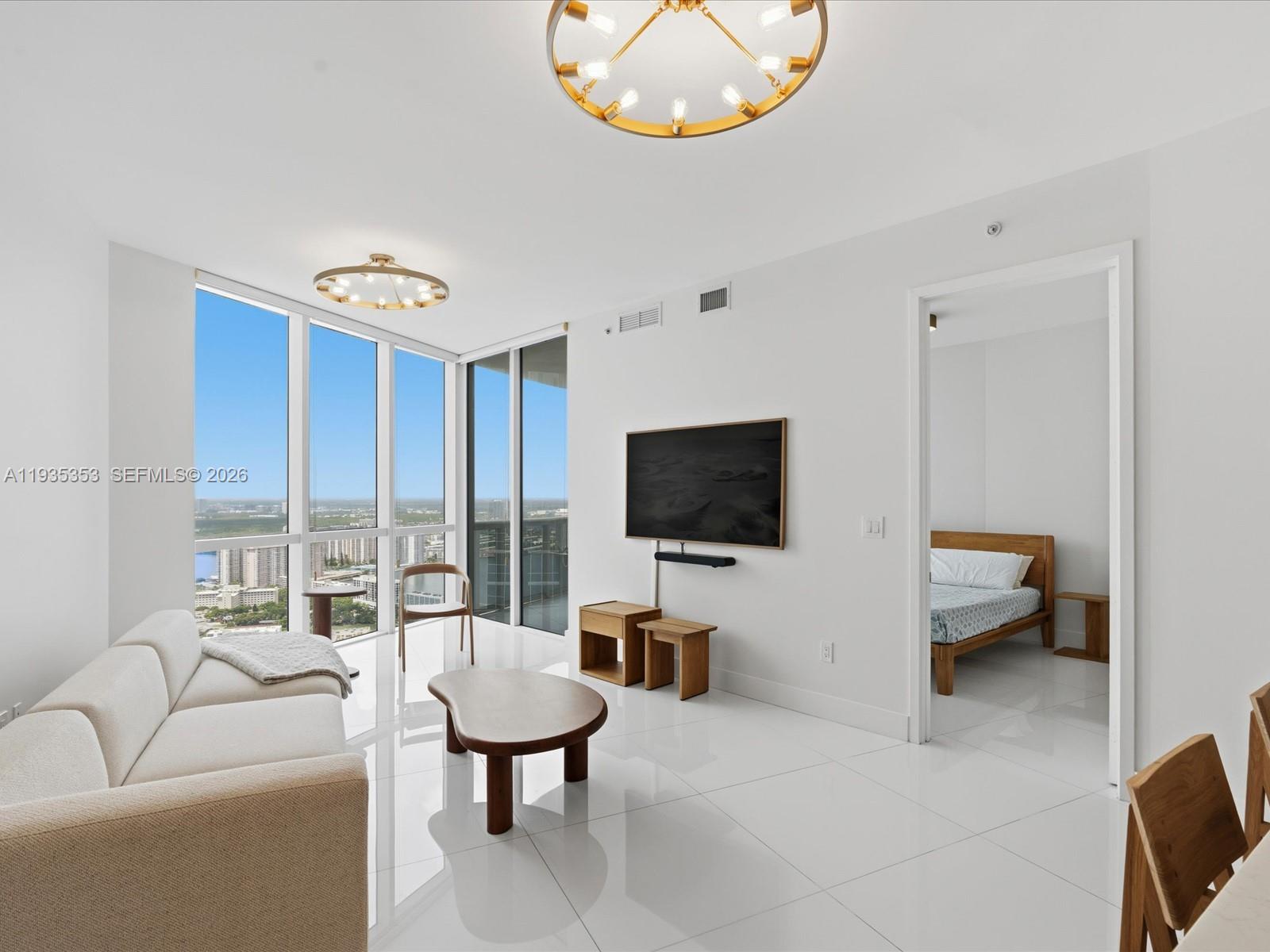 18201 Collins Ave # 5508