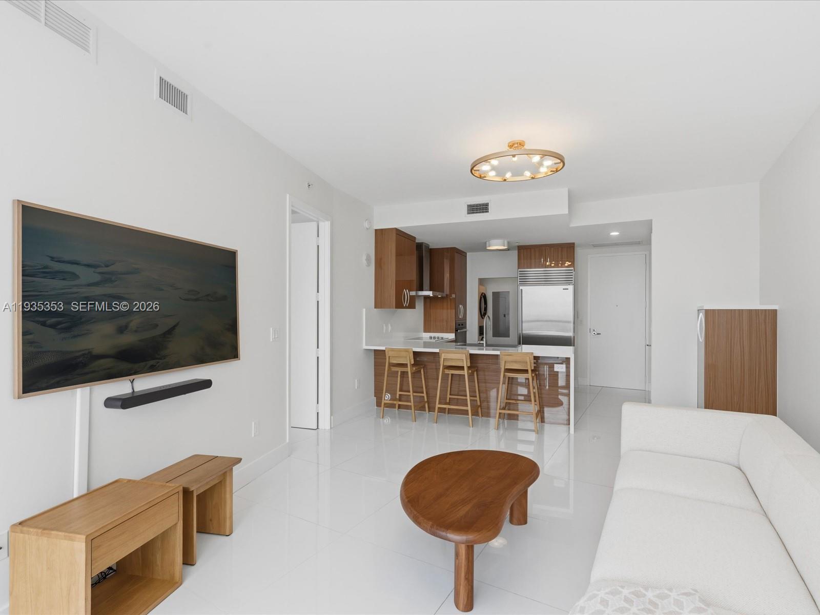 18201 Collins Ave # 5508