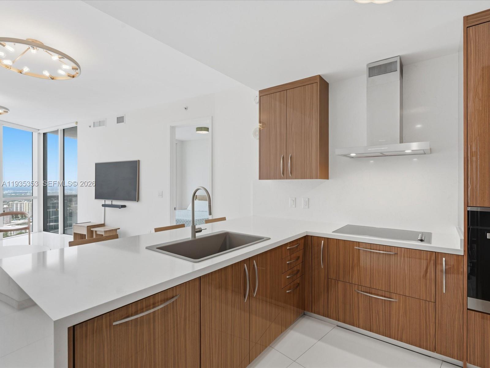 18201 Collins Ave # 5508