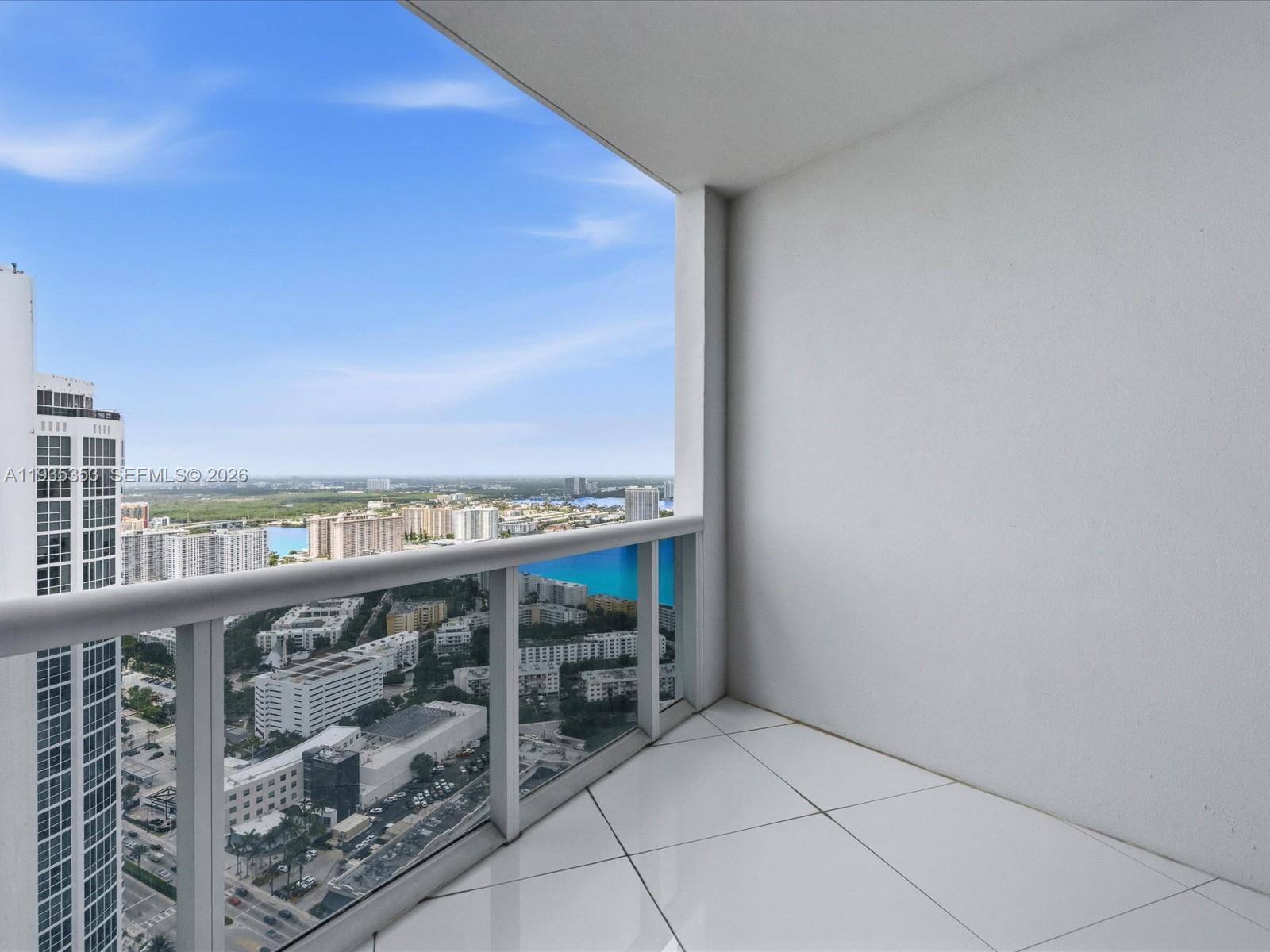 18201 Collins Ave # 5508