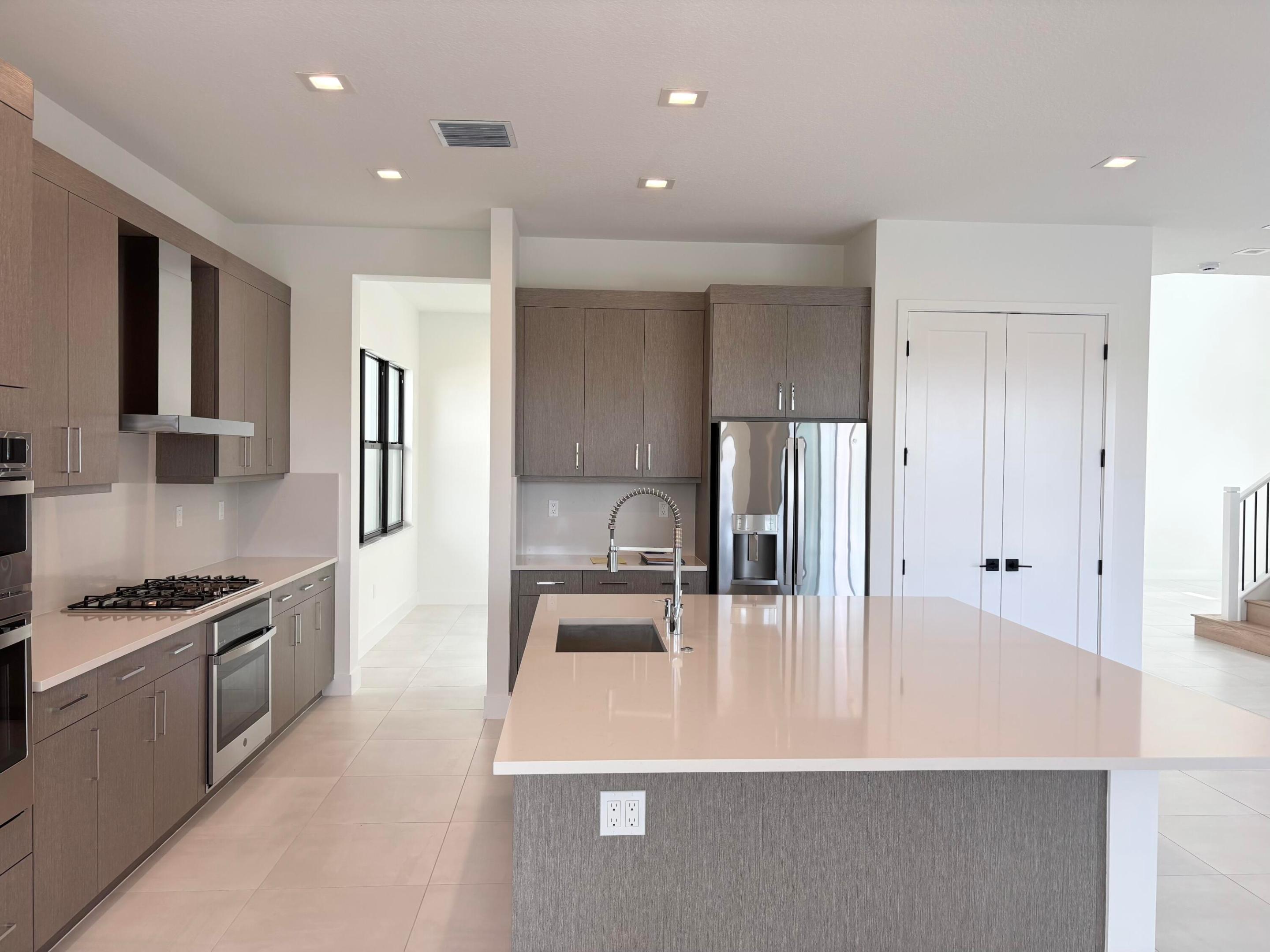 13107 Feathering Way
