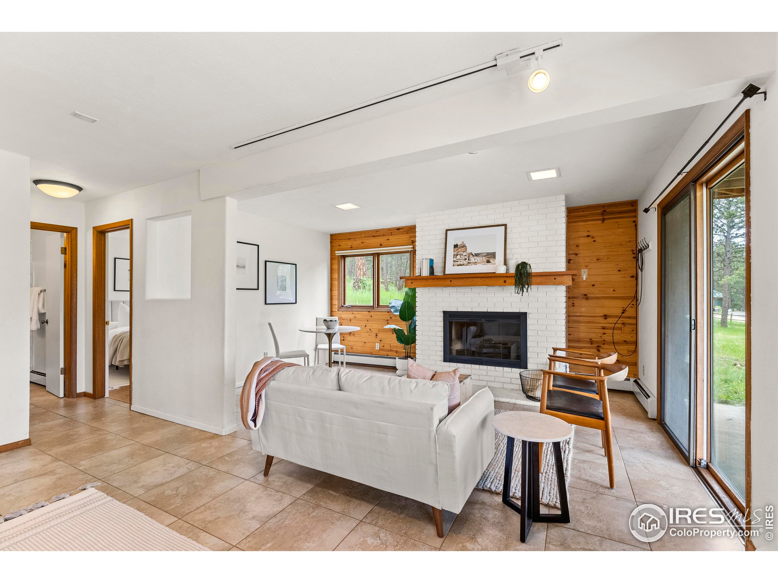 449 Mountain Meadows Rd