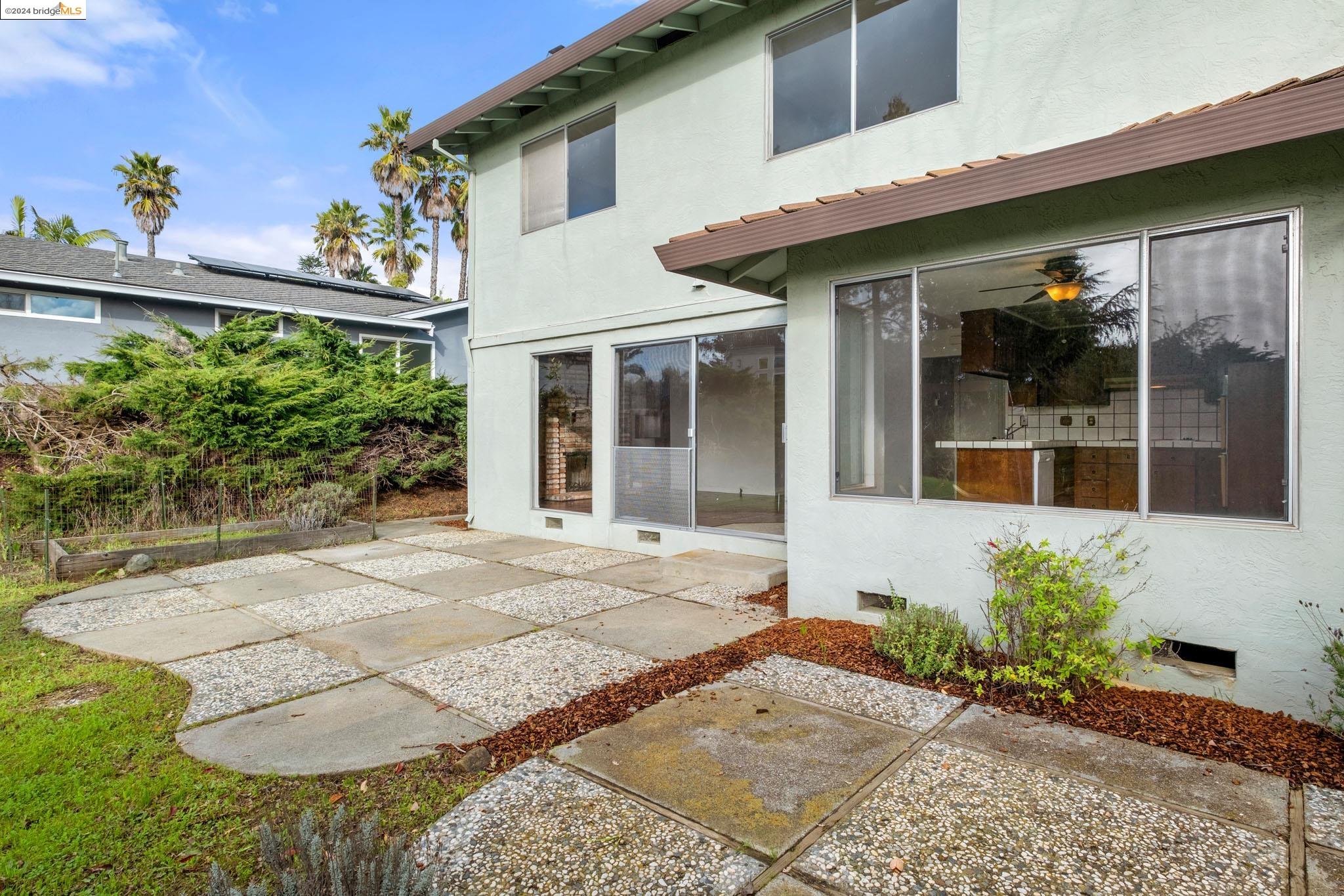 5804 Shadow Ridge Dr