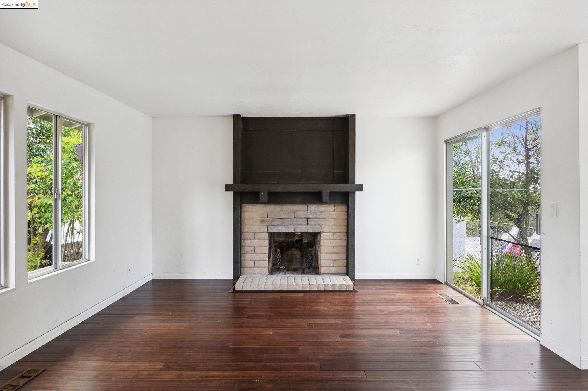 5804 Shadow Ridge Dr