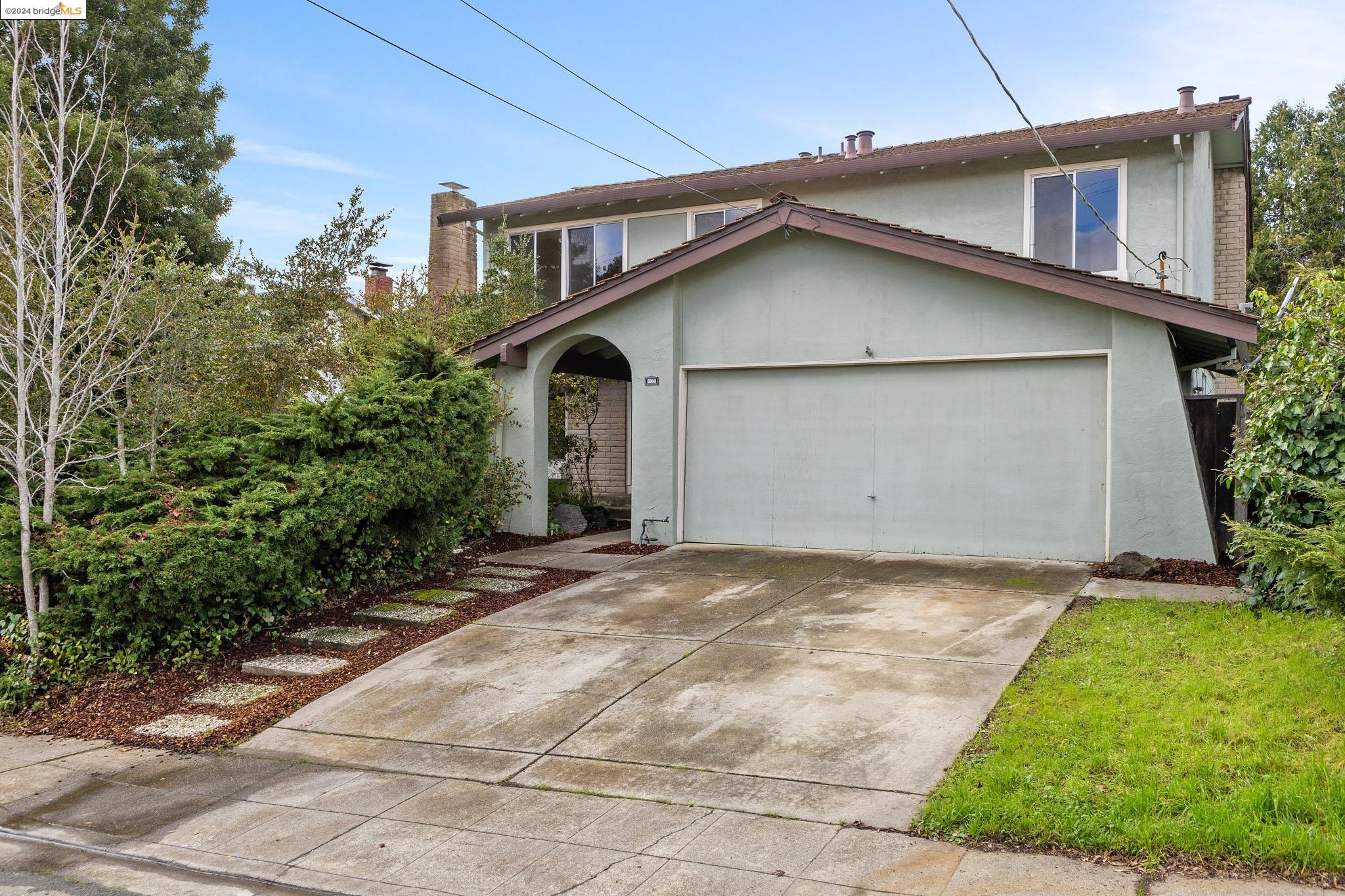 5804 Shadow Ridge Dr