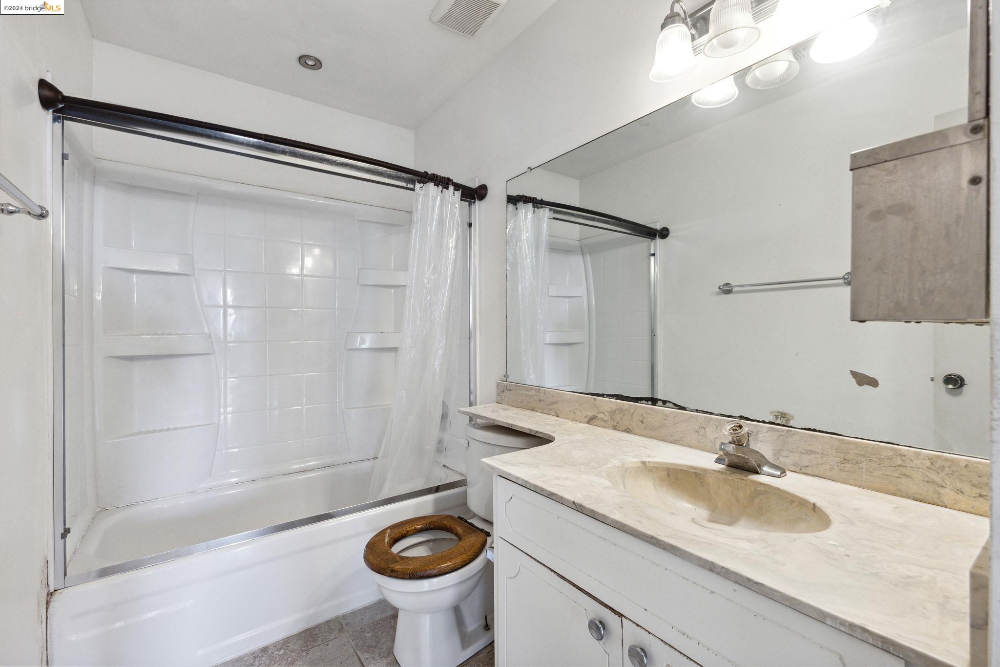 5804 Shadow Ridge Dr