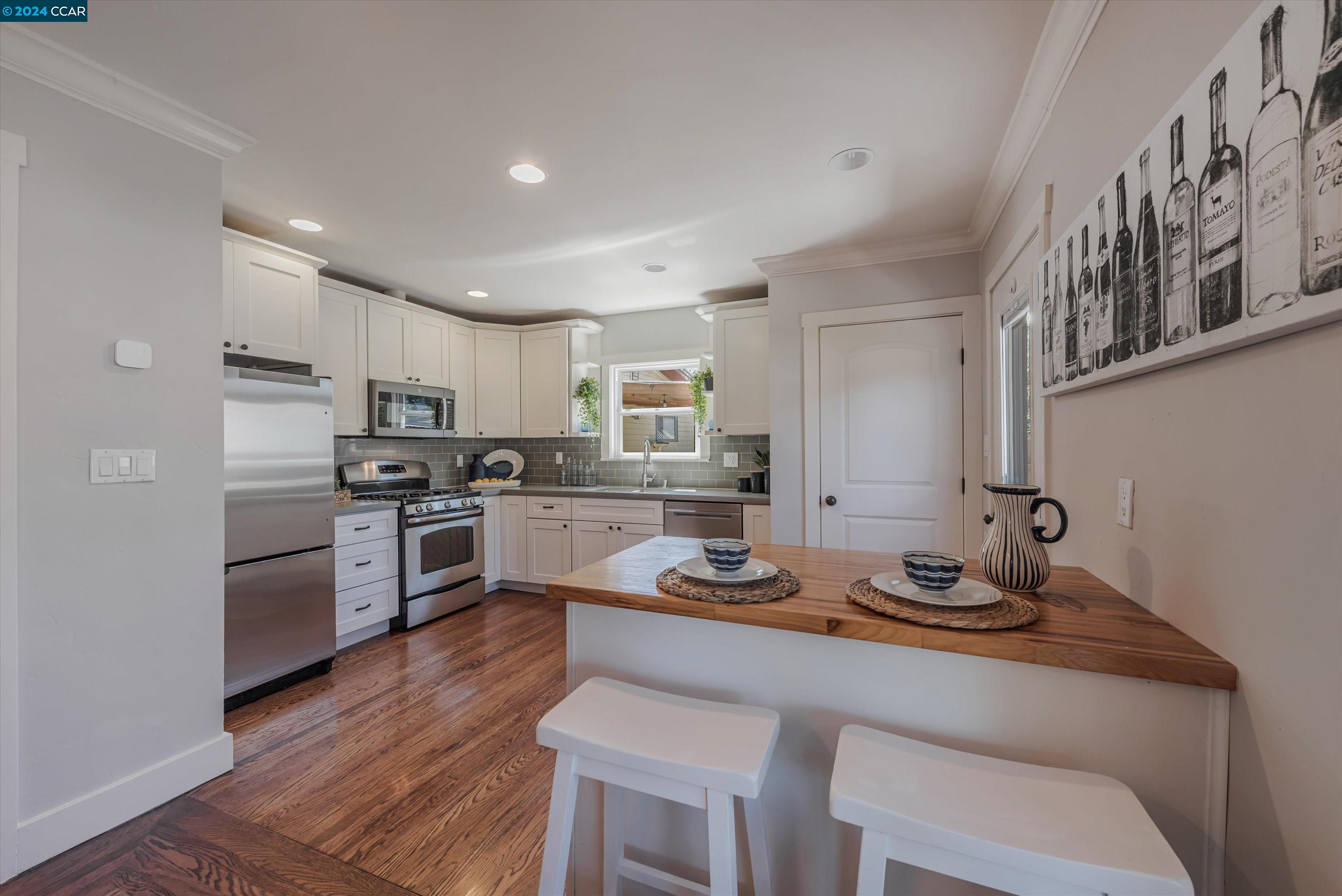 3715 Harbor View Ave