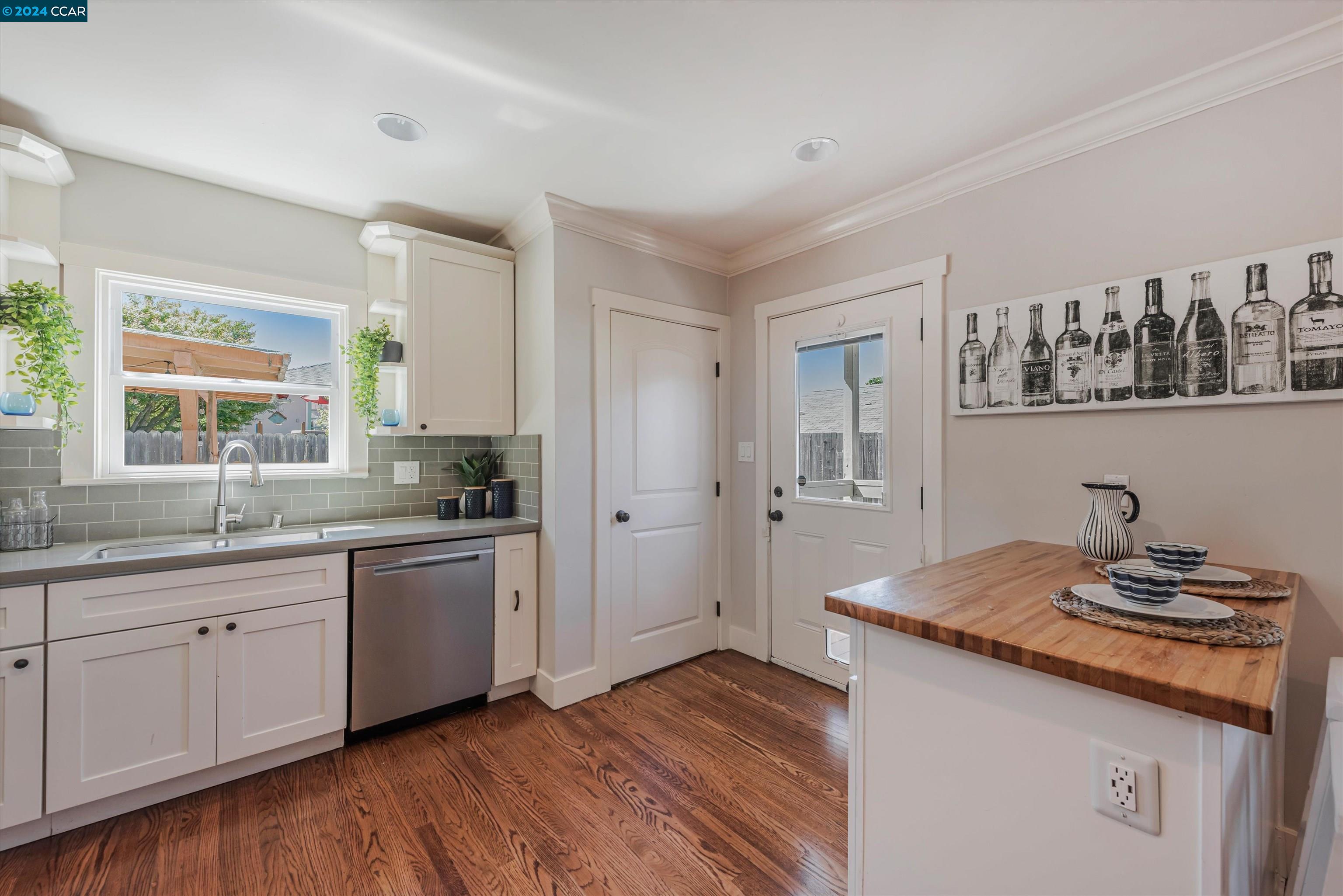 3715 Harbor View Ave