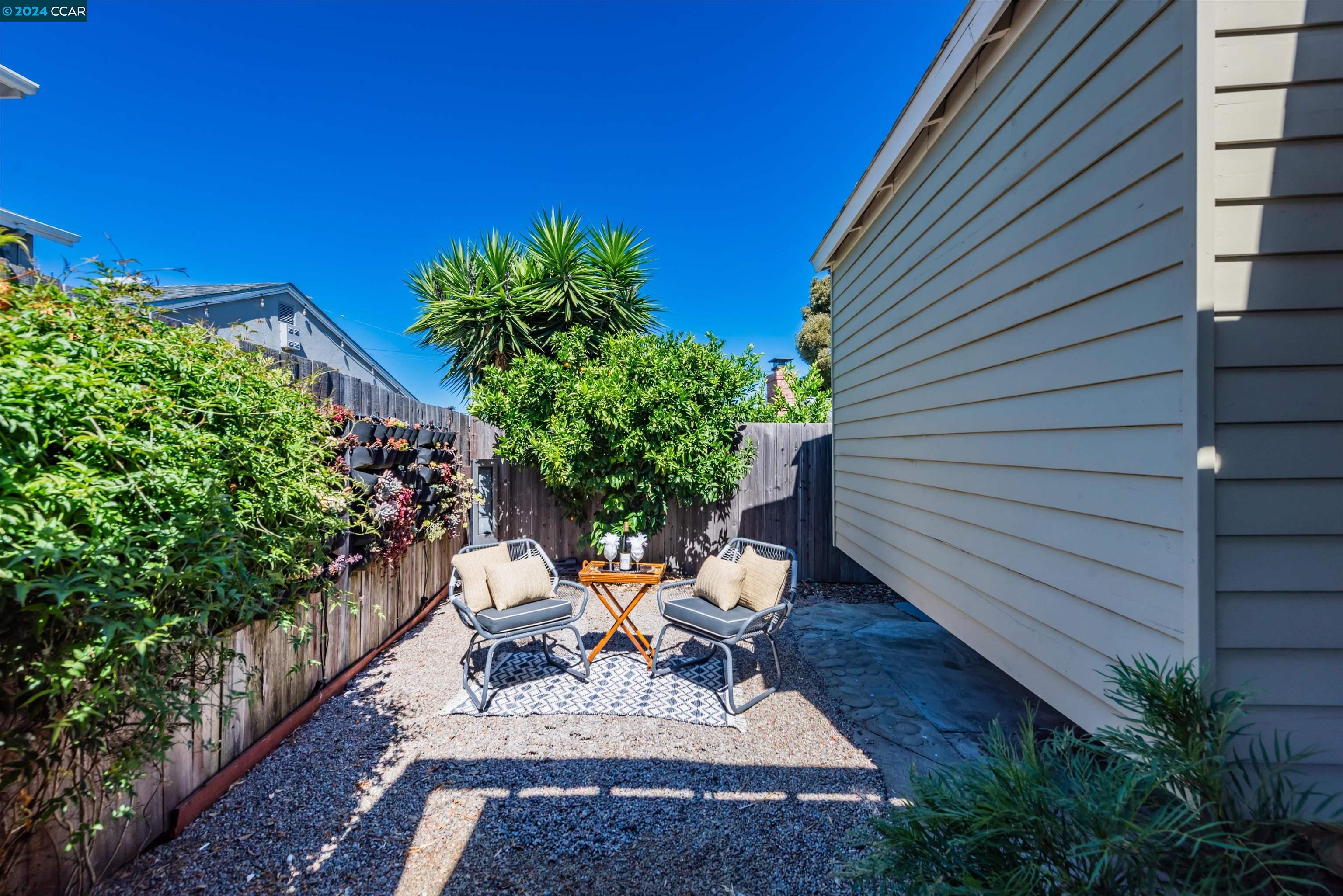 3715 Harbor View Ave