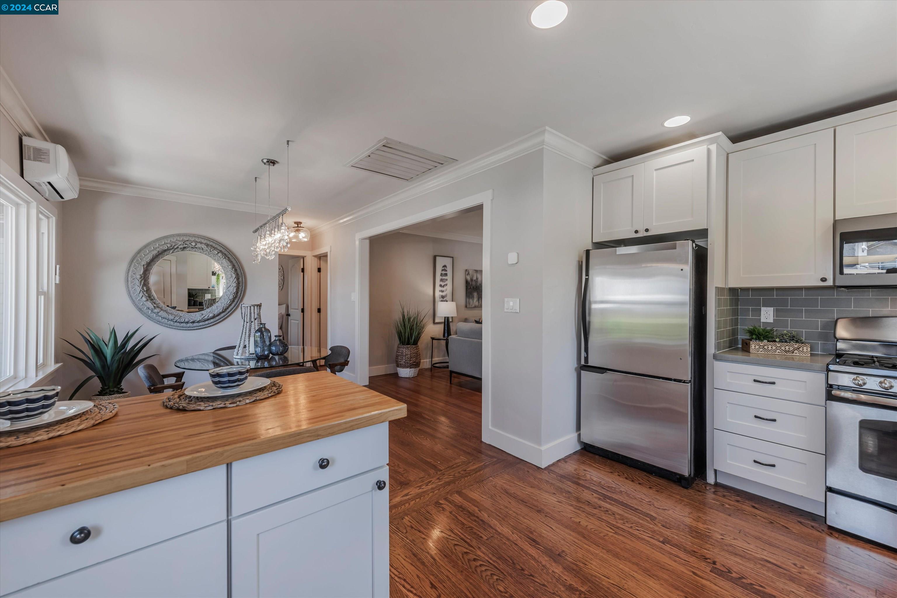 3715 Harbor View Ave