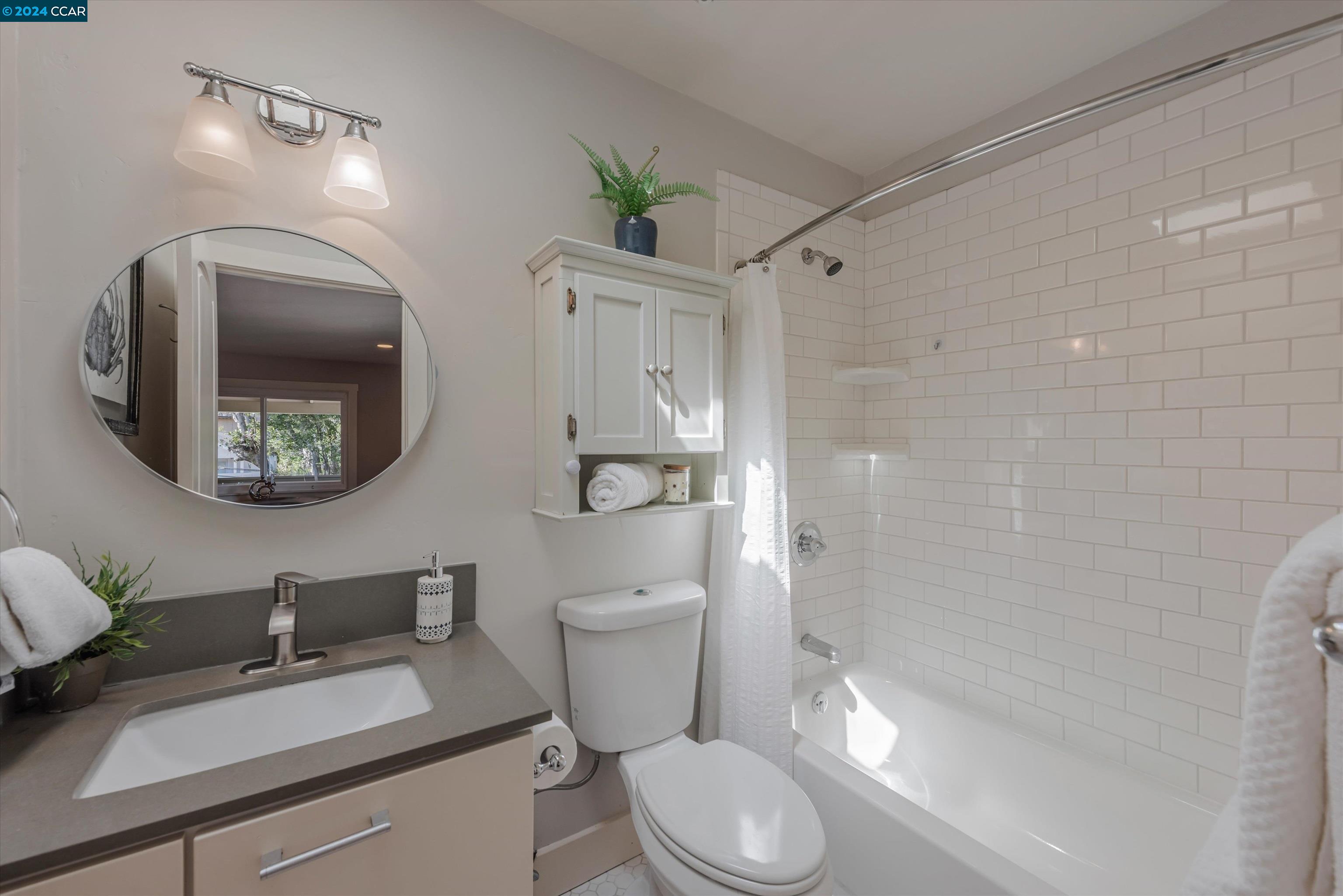 3715 Harbor View Ave