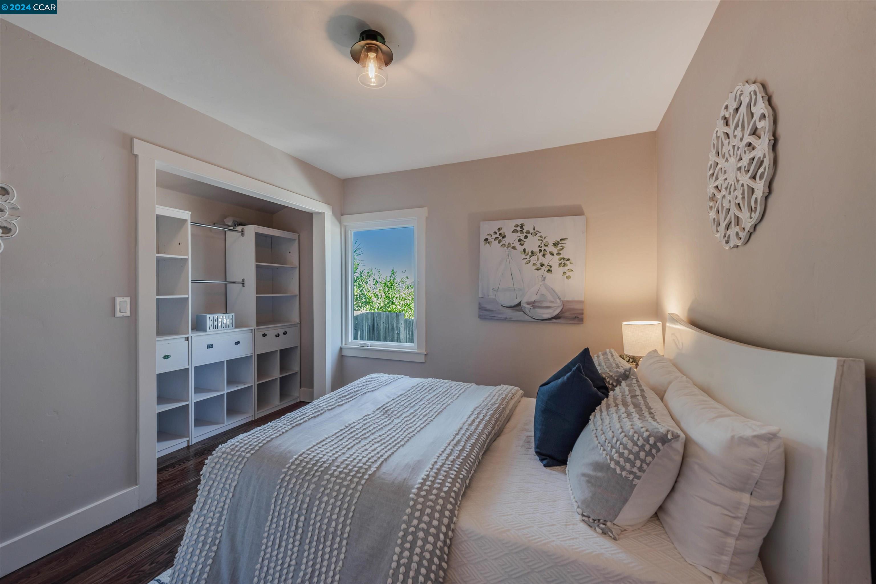 3715 Harbor View Ave