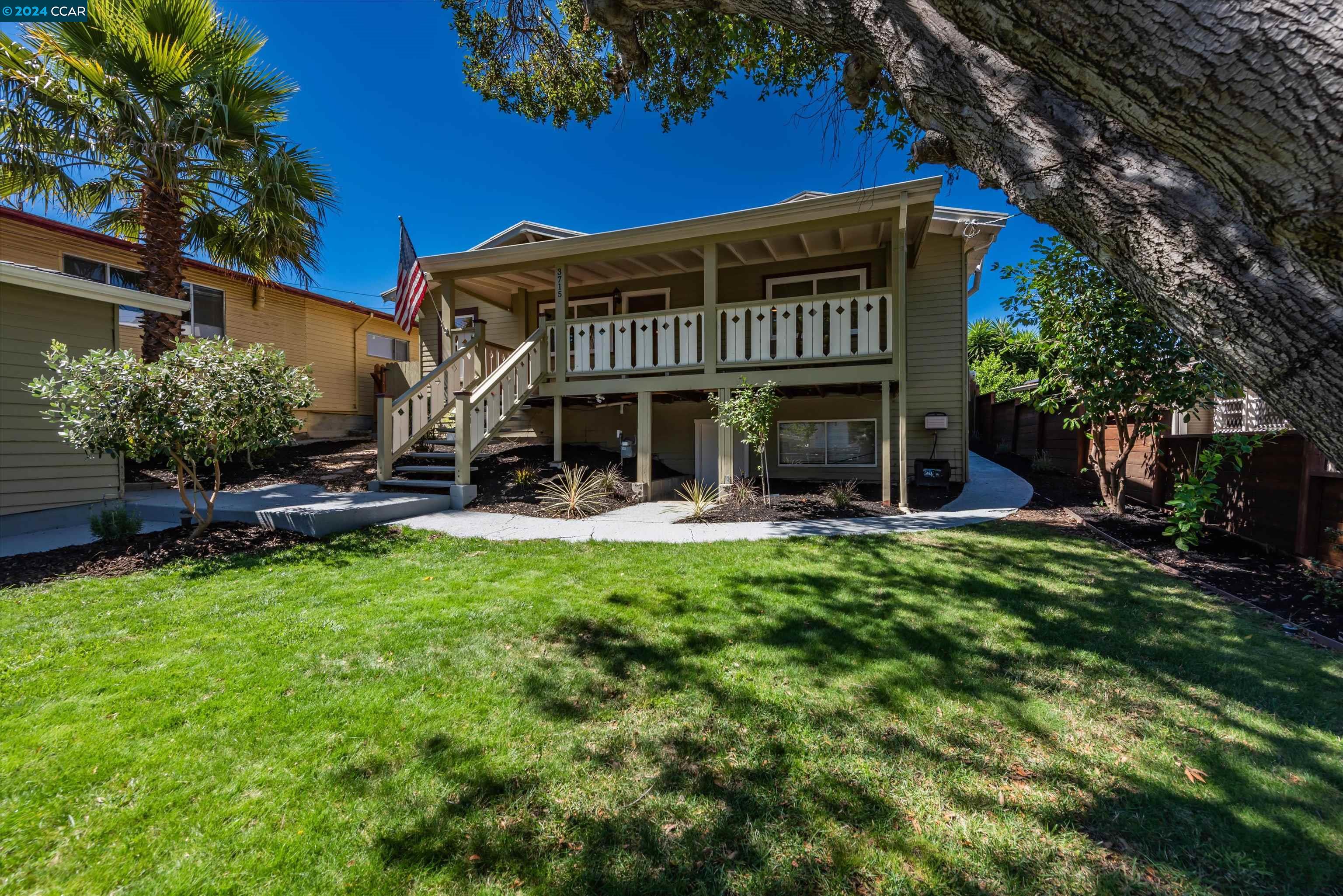 3715 Harbor View Ave