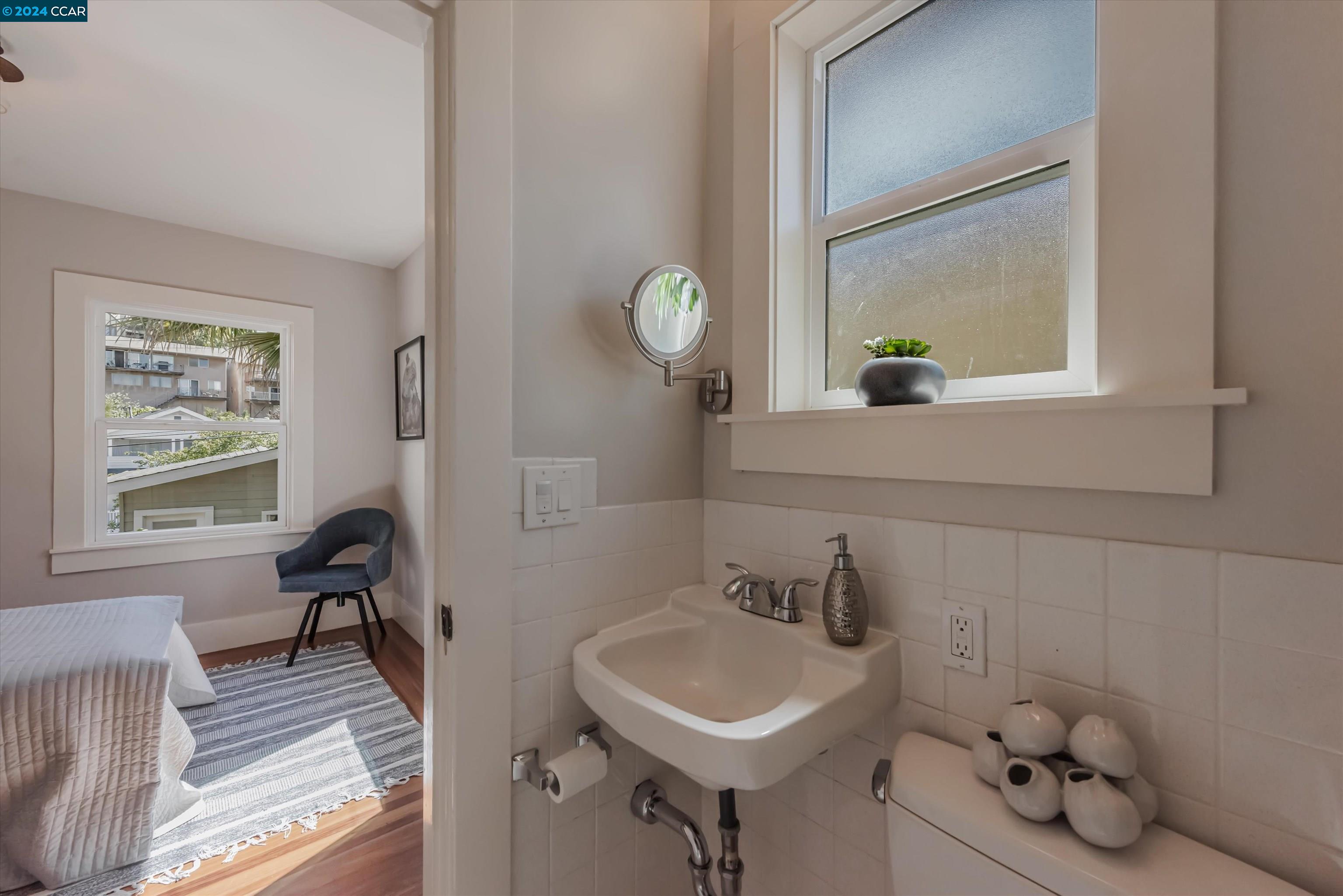 3715 Harbor View Ave