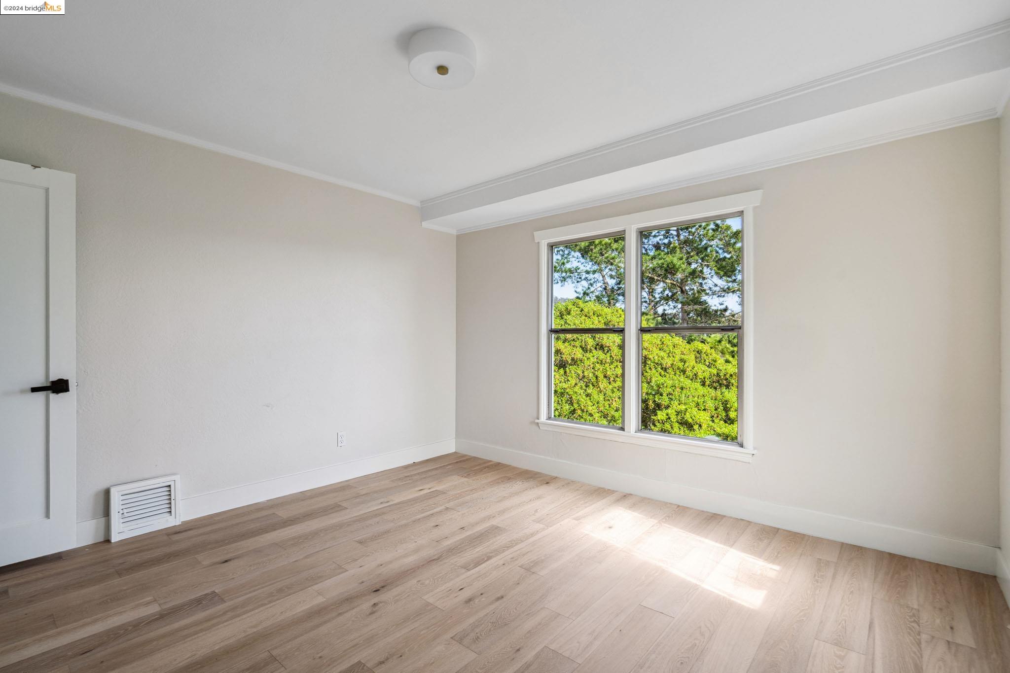 4346 Short Hill