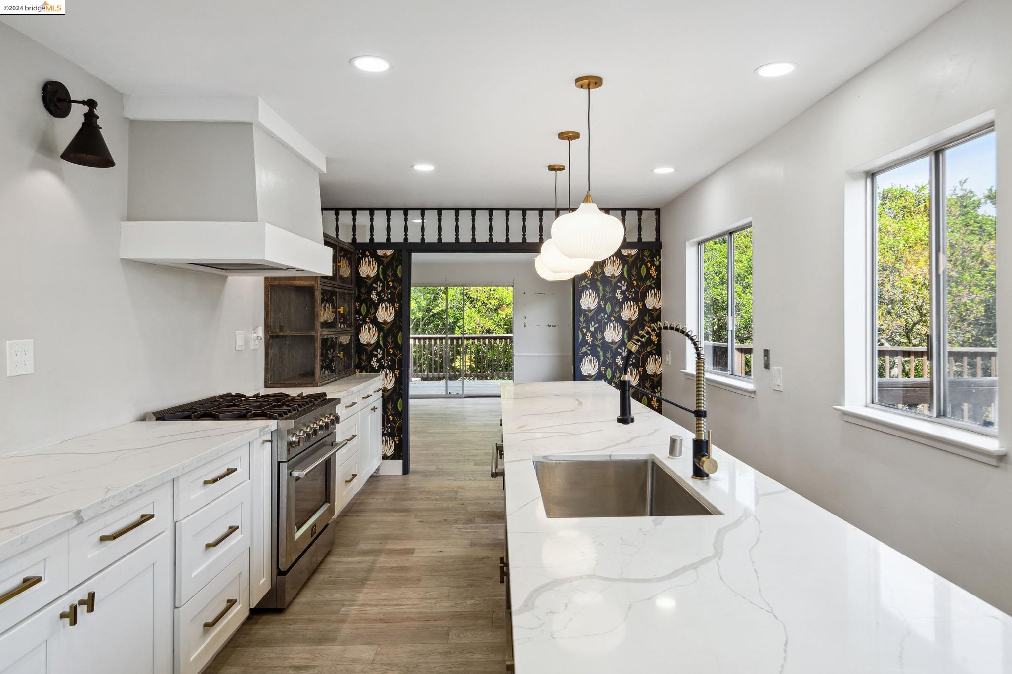 4346 Short Hill