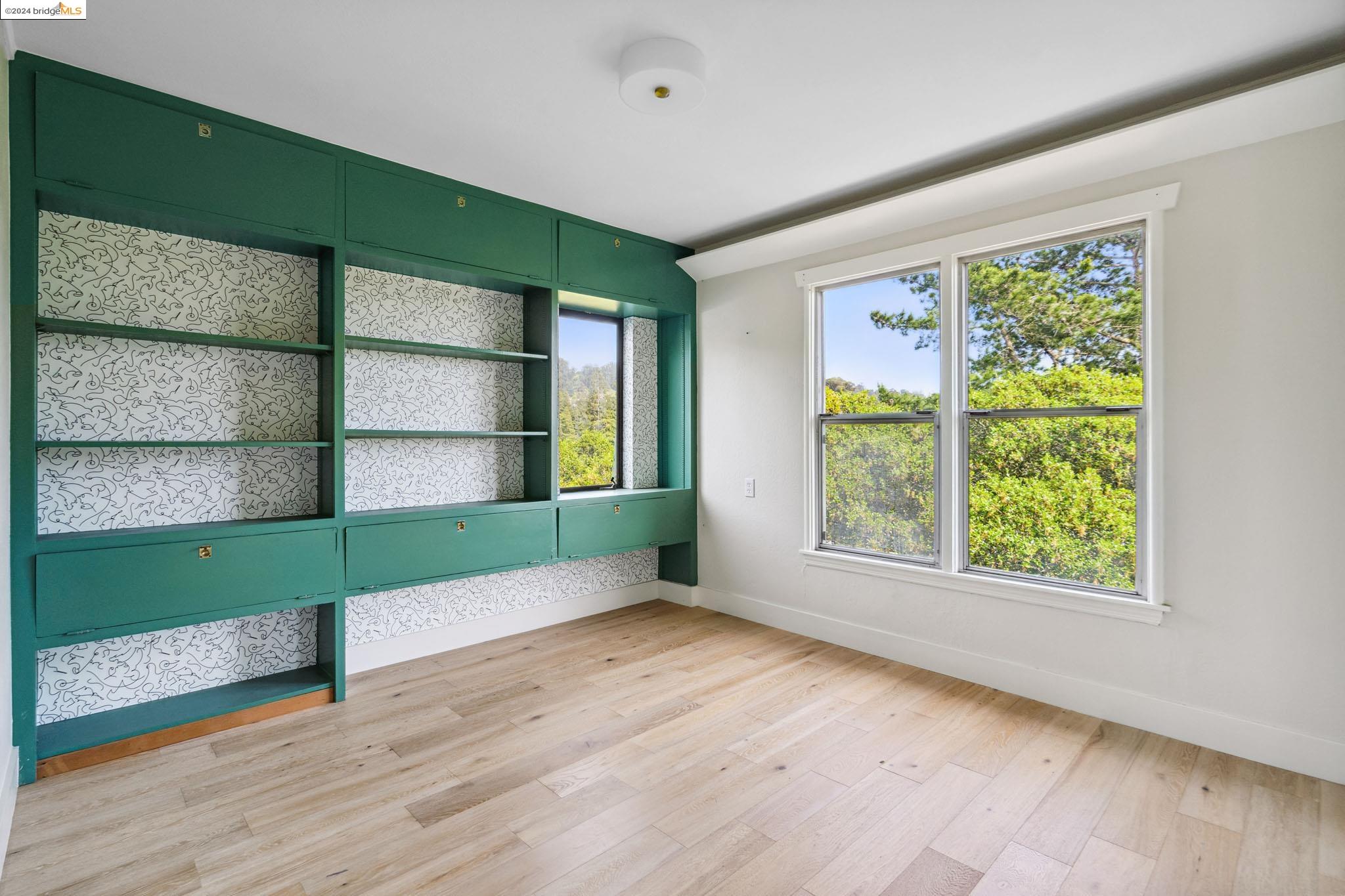 4346 Short Hill