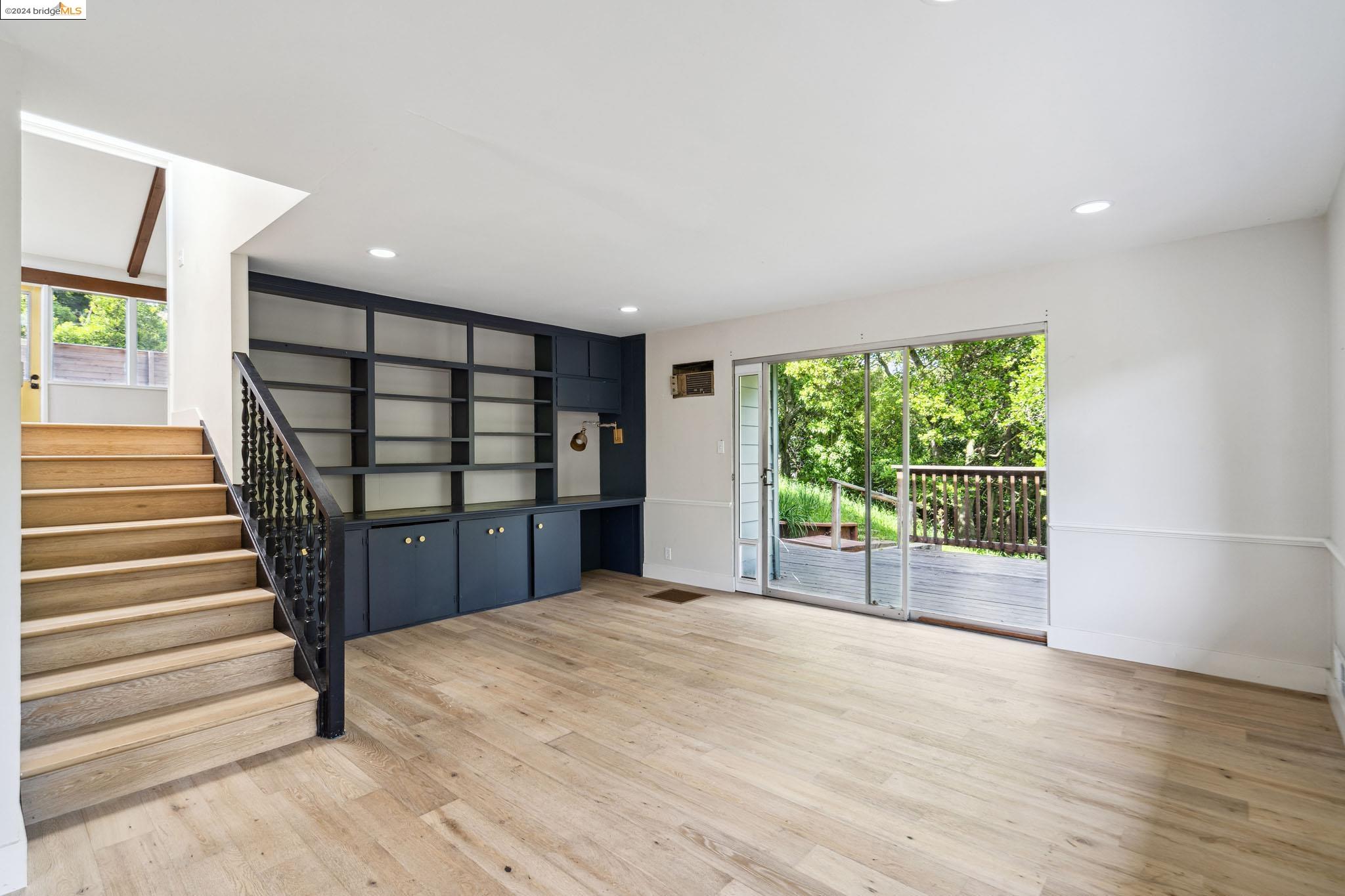 4346 Short Hill