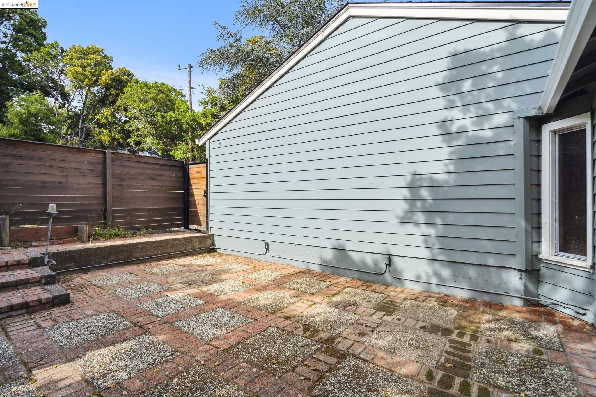 4346 Short Hill