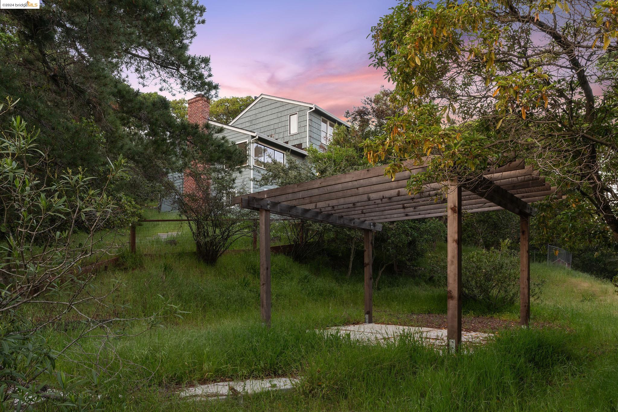 4346 Short Hill