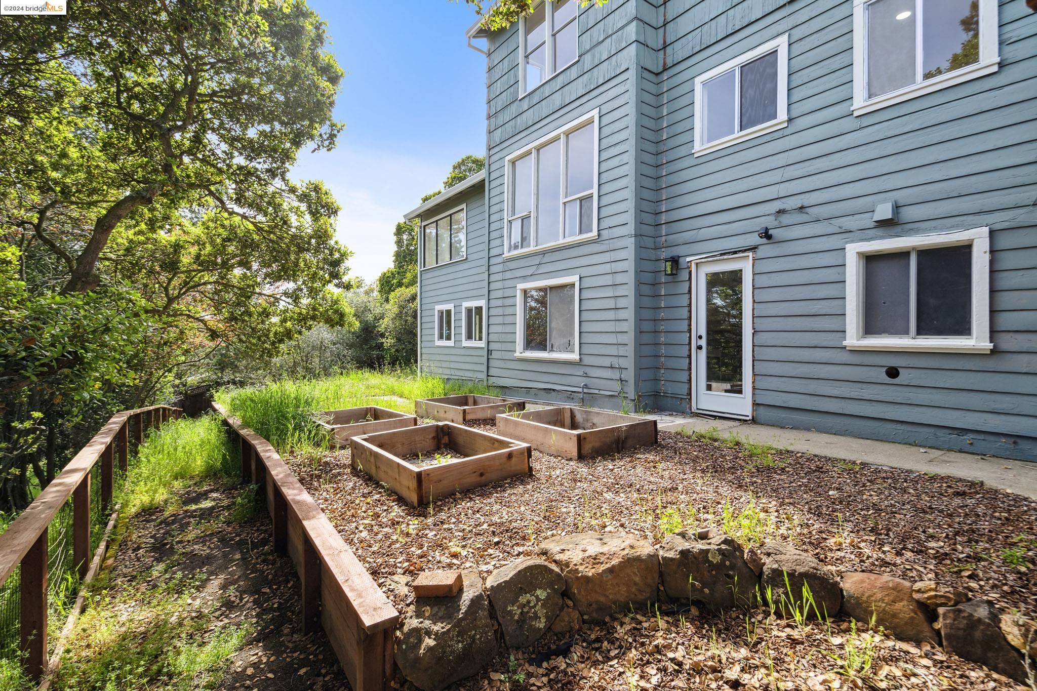4346 Short Hill