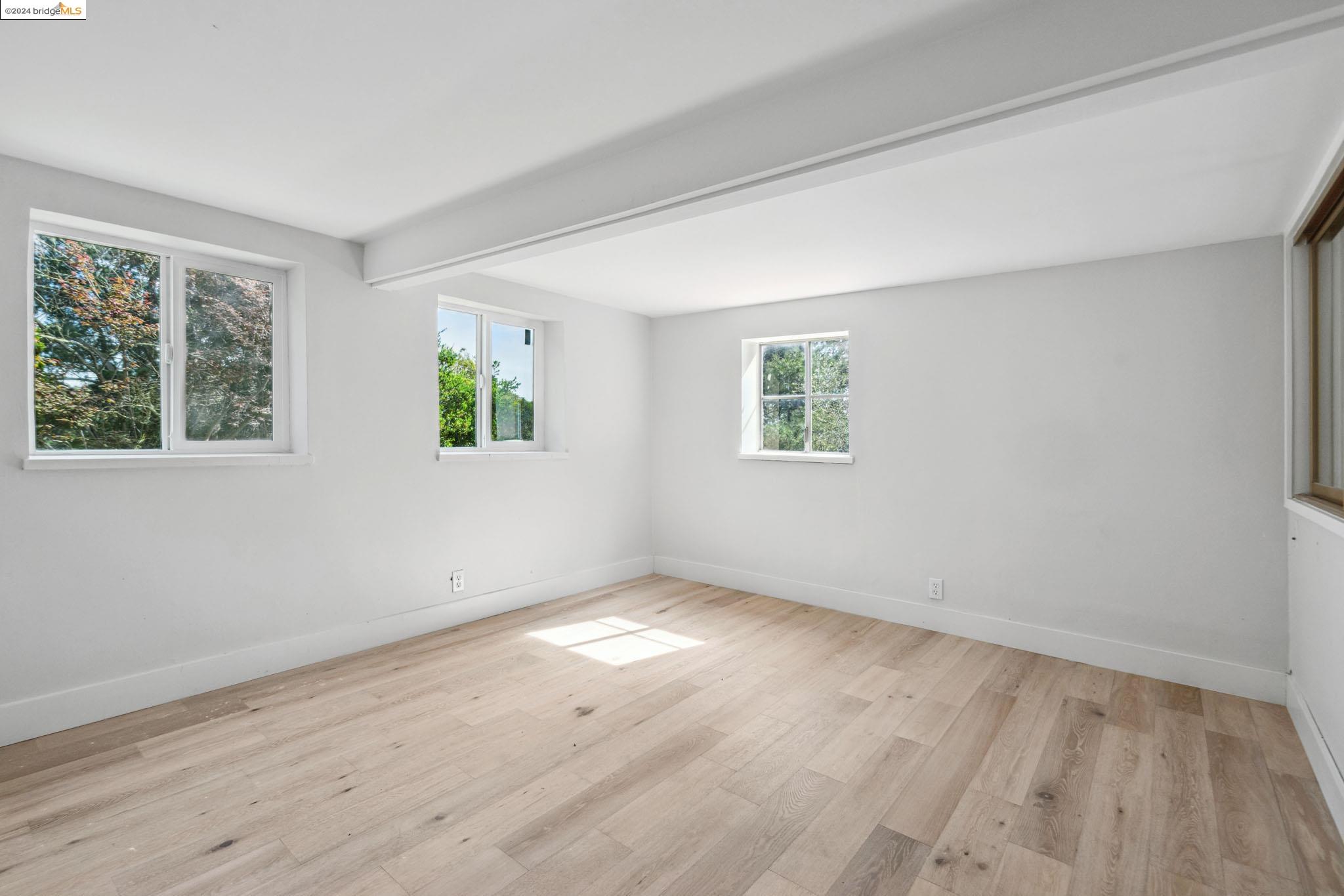4346 Short Hill