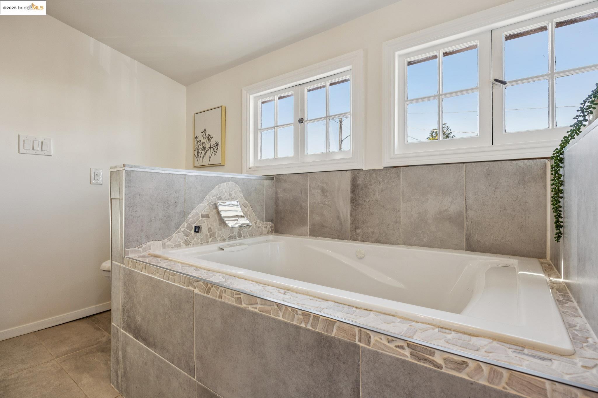 2749 E 17Th St, Oakland