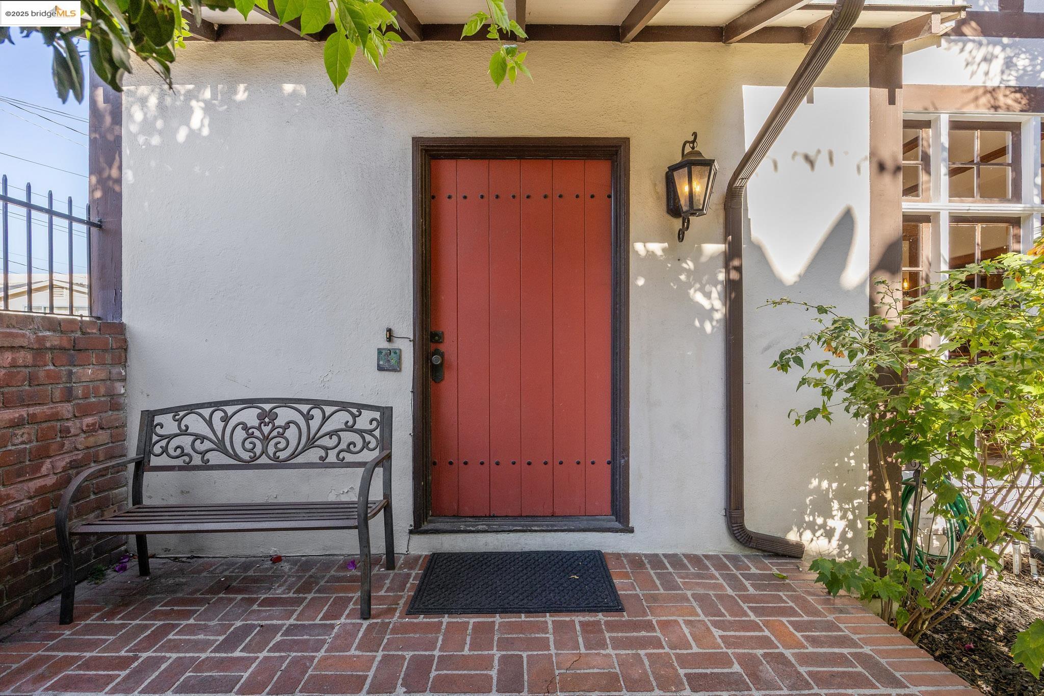 2749 E 17Th St, Oakland