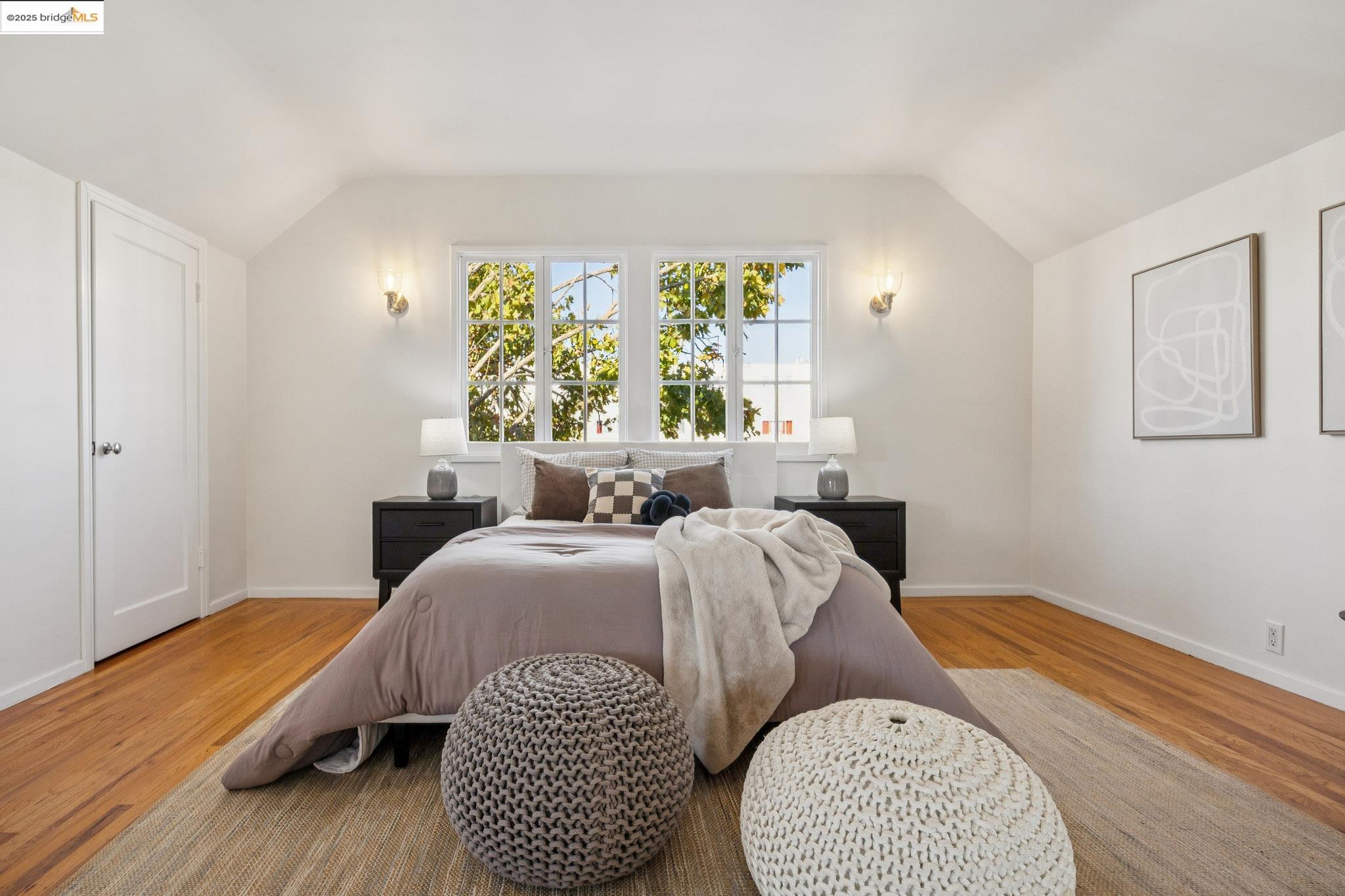 2749 E 17Th St, Oakland