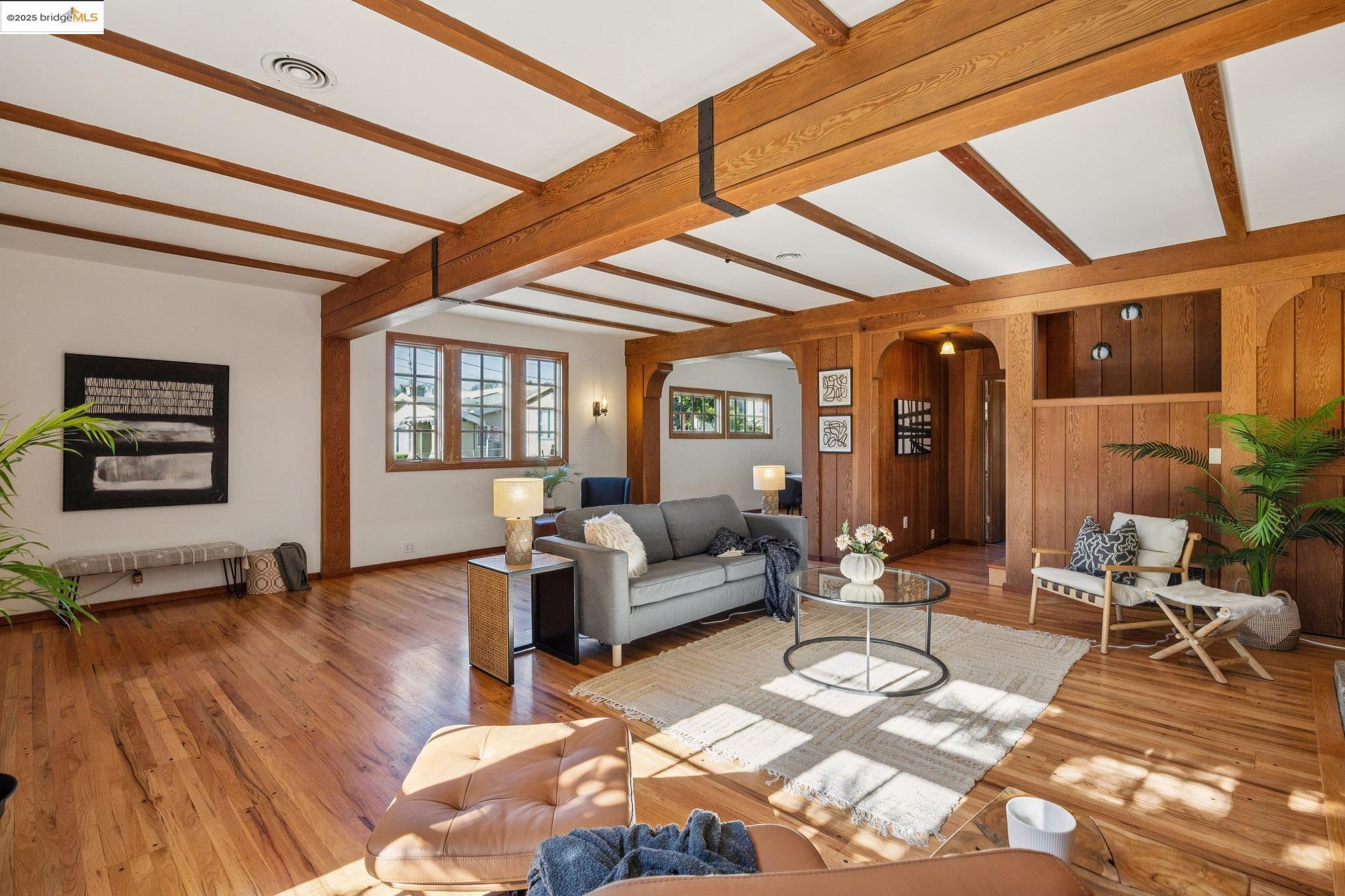 2749 E 17Th St, Oakland