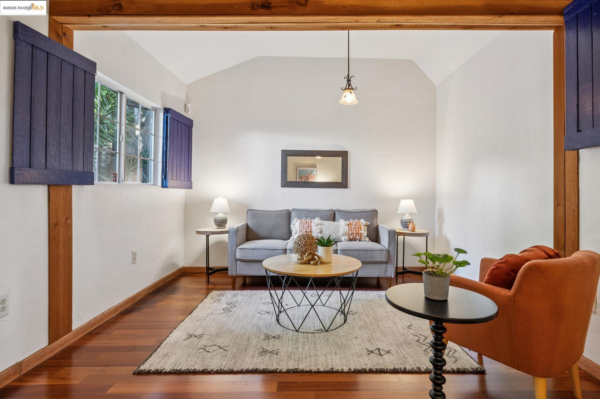 2749 E 17Th St, Oakland
