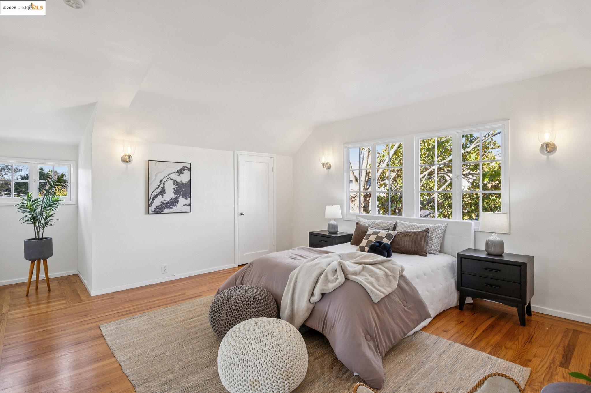 2749 E 17Th St, Oakland