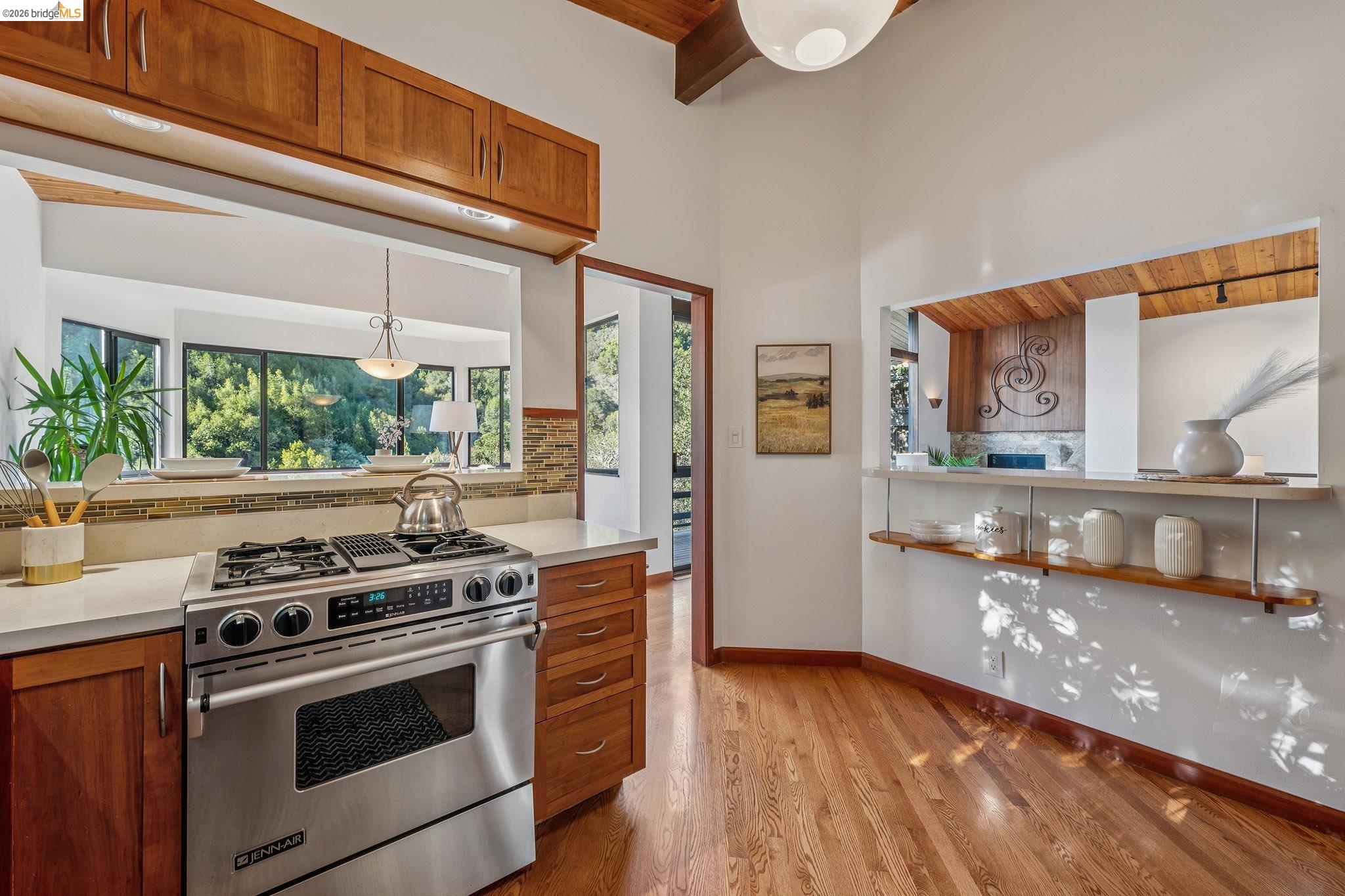 1375 Alvarado Rd