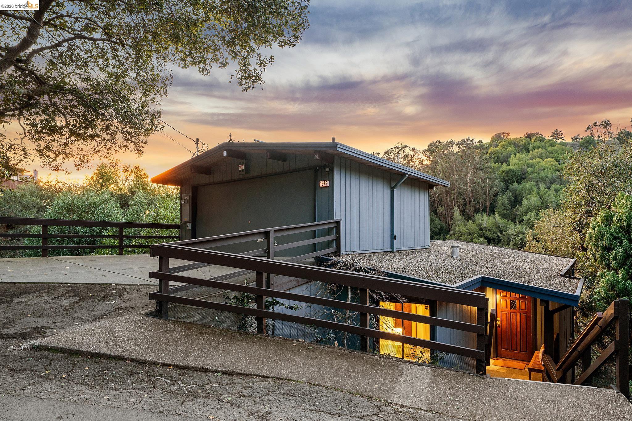 1375 Alvarado Rd
