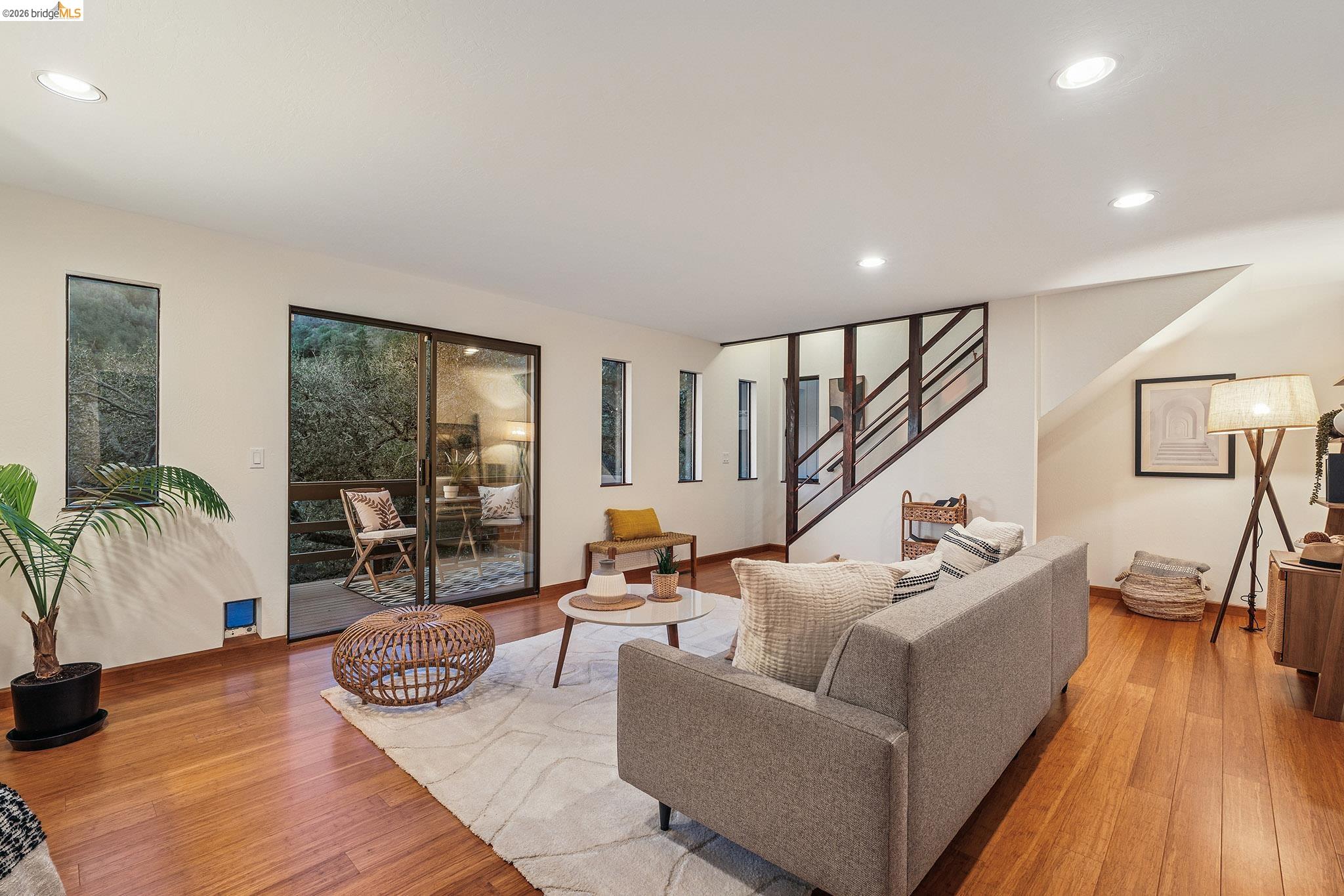 1375 Alvarado Rd