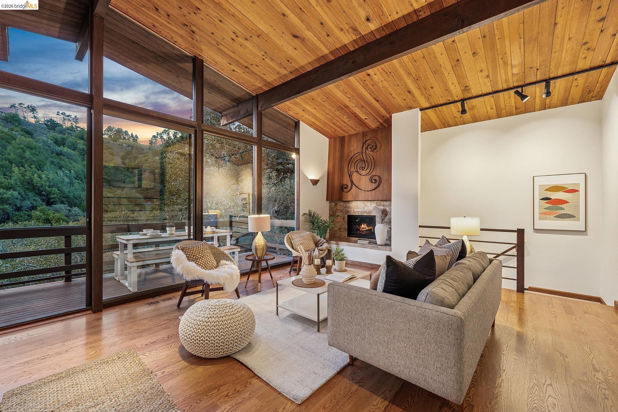 1375 Alvarado Rd
