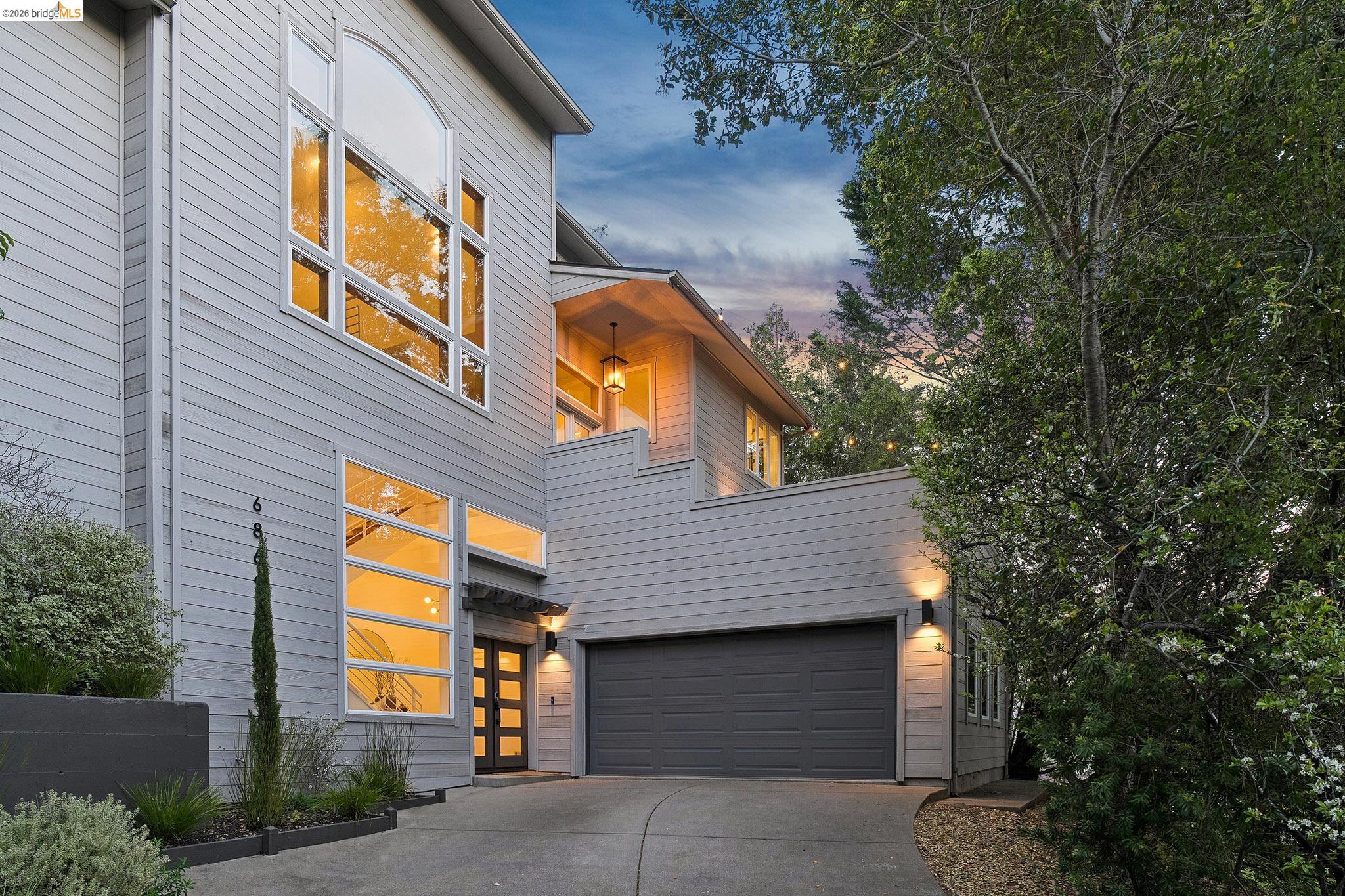 6869 Bristol Dr